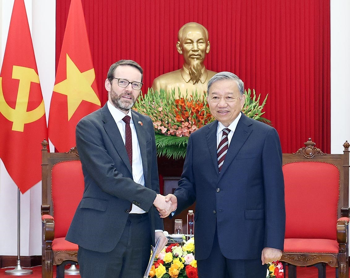 Đưa quan hệ Việt - …