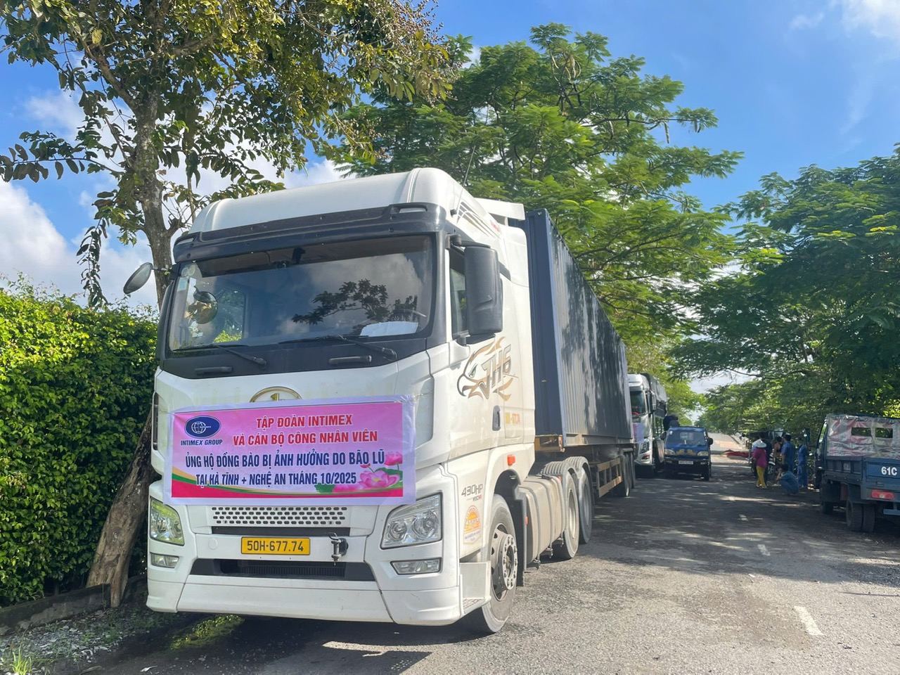 Món quà đặc biệt gửi đồng bào bão lũ của 'ông trùm' ngành gạo- Ảnh 1. Món quà đặc biệt gửi đồng bào bão lũ của 'ông trùm' ngành gạo- Ảnh 1.