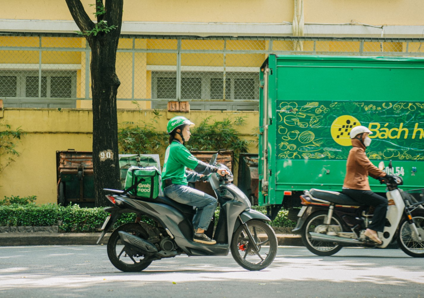 Hỗ trợ đội nữ tài xế Grab tại Đà Nẵng, Huế - Ảnh 1.