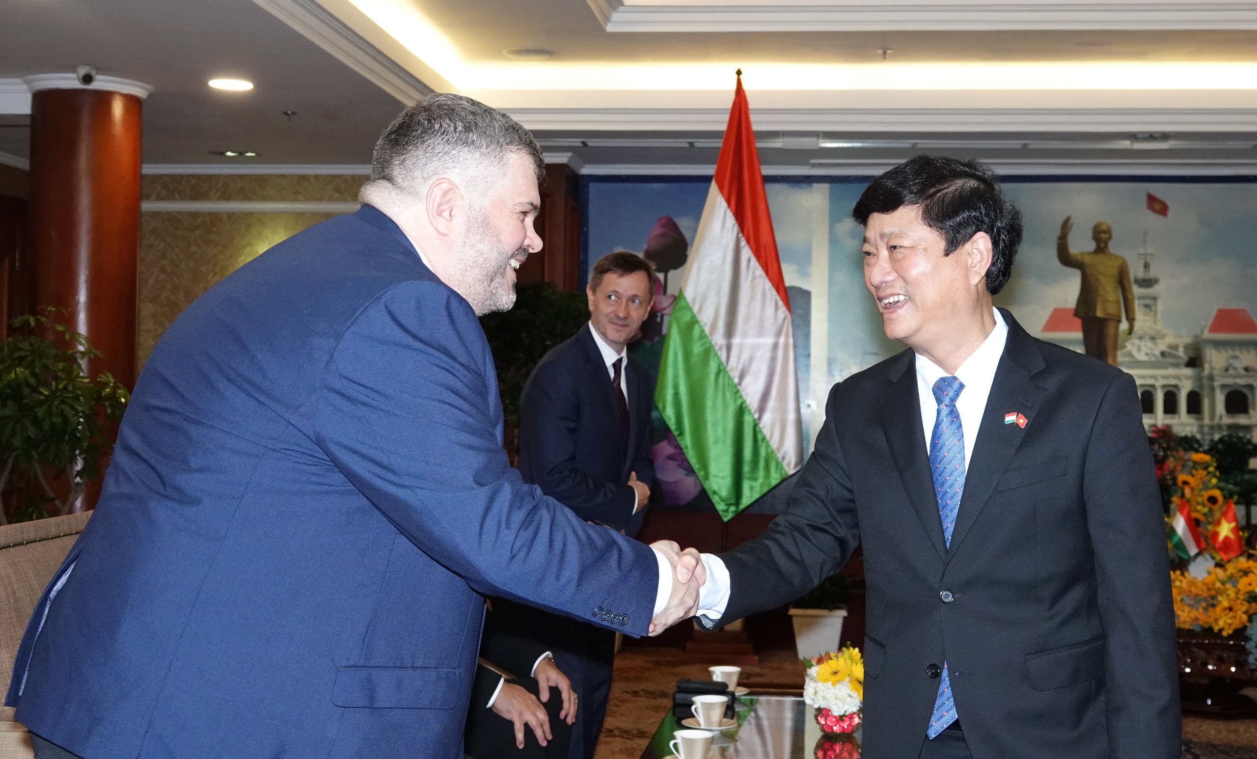 Chủ tịch HĐND TP.HCM Võ Văn Minh tiếp Chủ tịch Quốc hội Hungary - Ảnh 3.