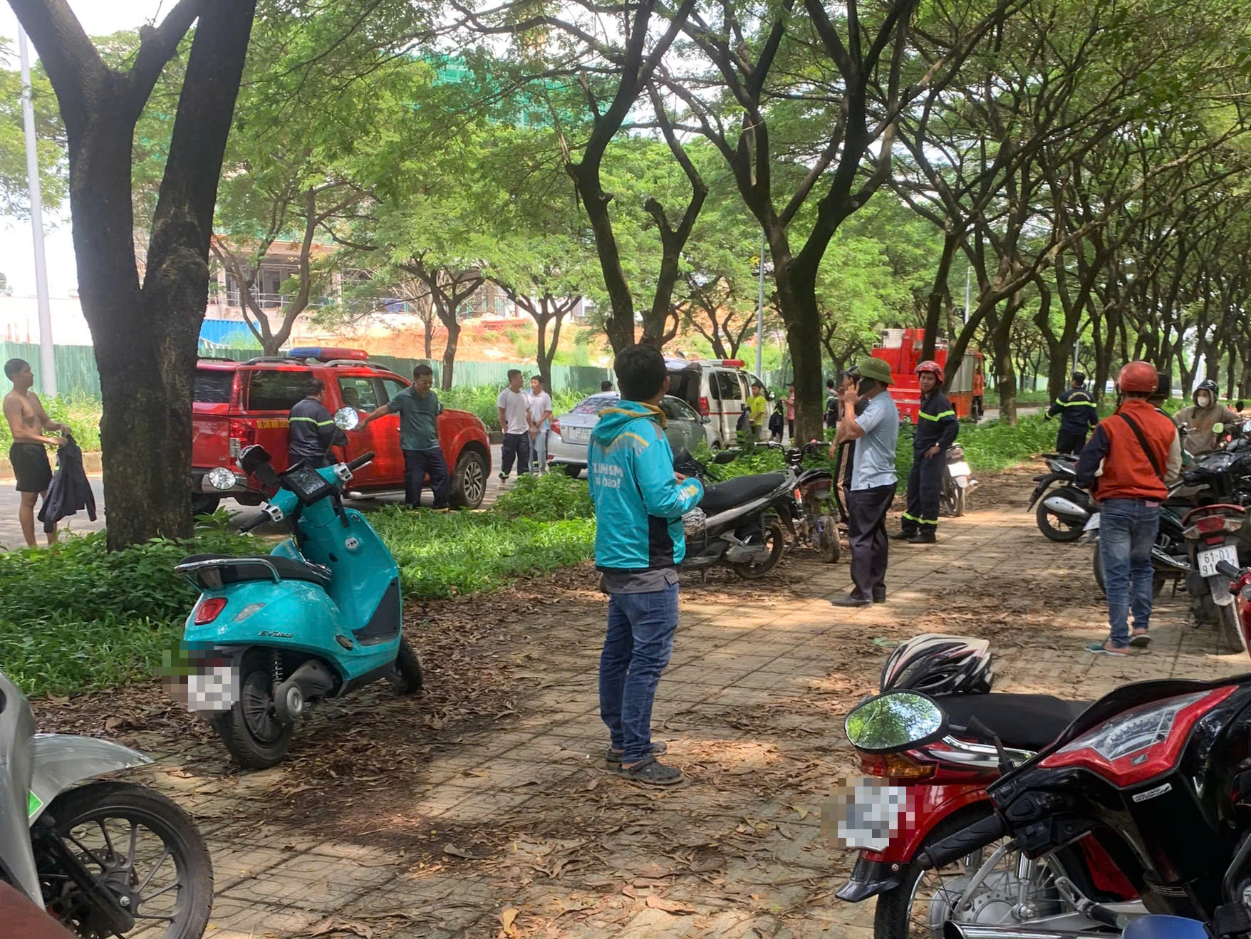 Rủ nhau bơi hồ đá làng đại học Quốc gia TP.HCM, một nam sinh tử vong - Ảnh 1.