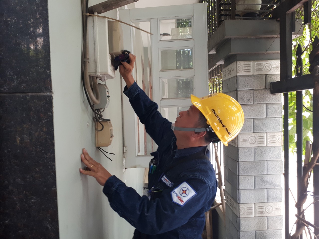 Kiến nghị xây dựng cơ chế 1 giá điện, bỏ độc quyền ngành điện - Ảnh 1.