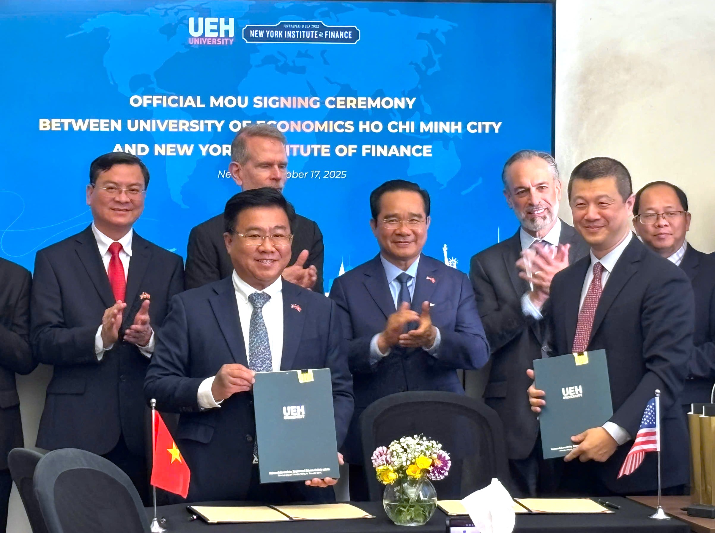 Một đại học ở TP.HCM ký kết hợp tác với Viện Tài chính New York - Ảnh 1.