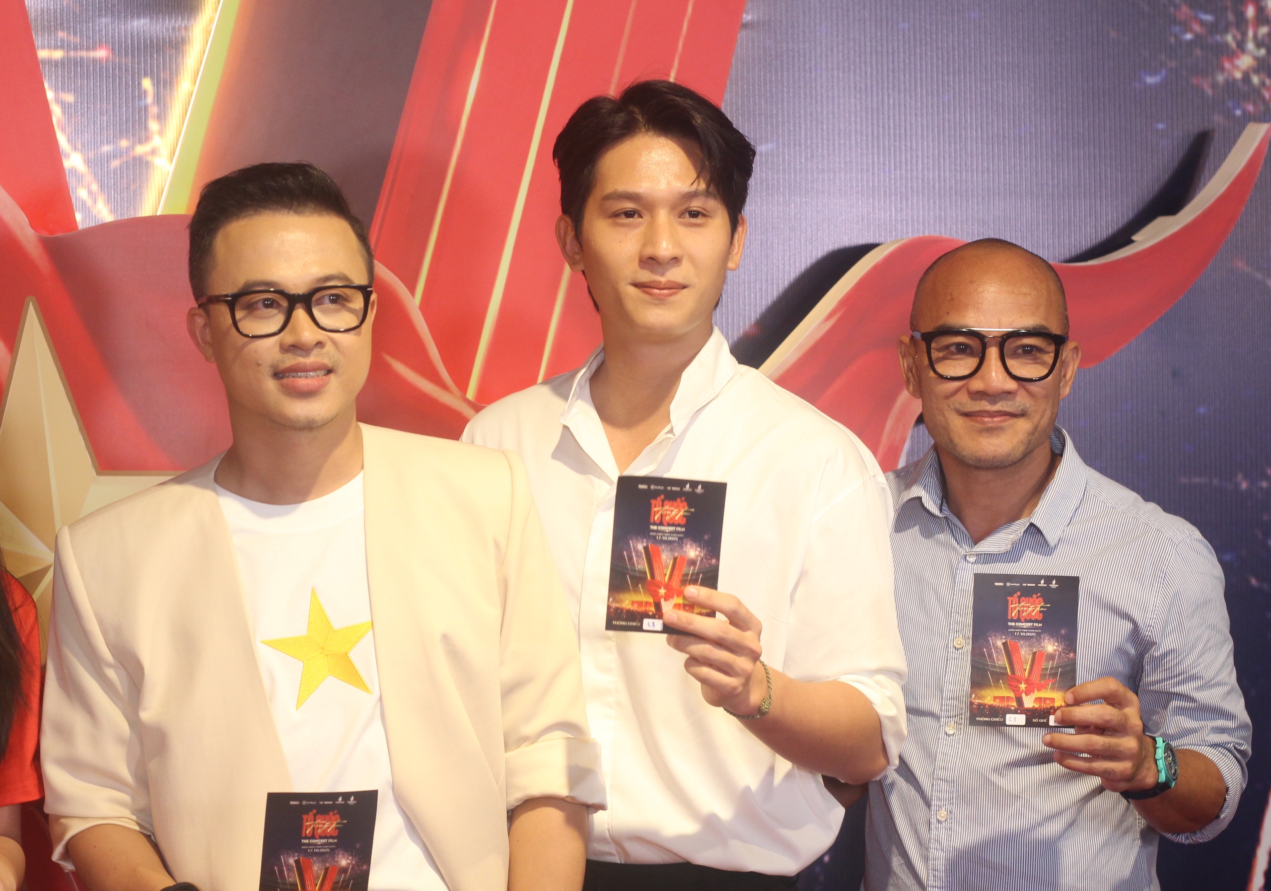 Thùy Anh khoe nhan sắc rạng rỡ, Nguyễn Văn Chung được fan vây quanh tại sự kiện- Ảnh 5. Thùy Anh khoe nhan sắc rạng rỡ, Nguyễn Văn Chung được fan vây quanh tại sự kiện- Ảnh 5.