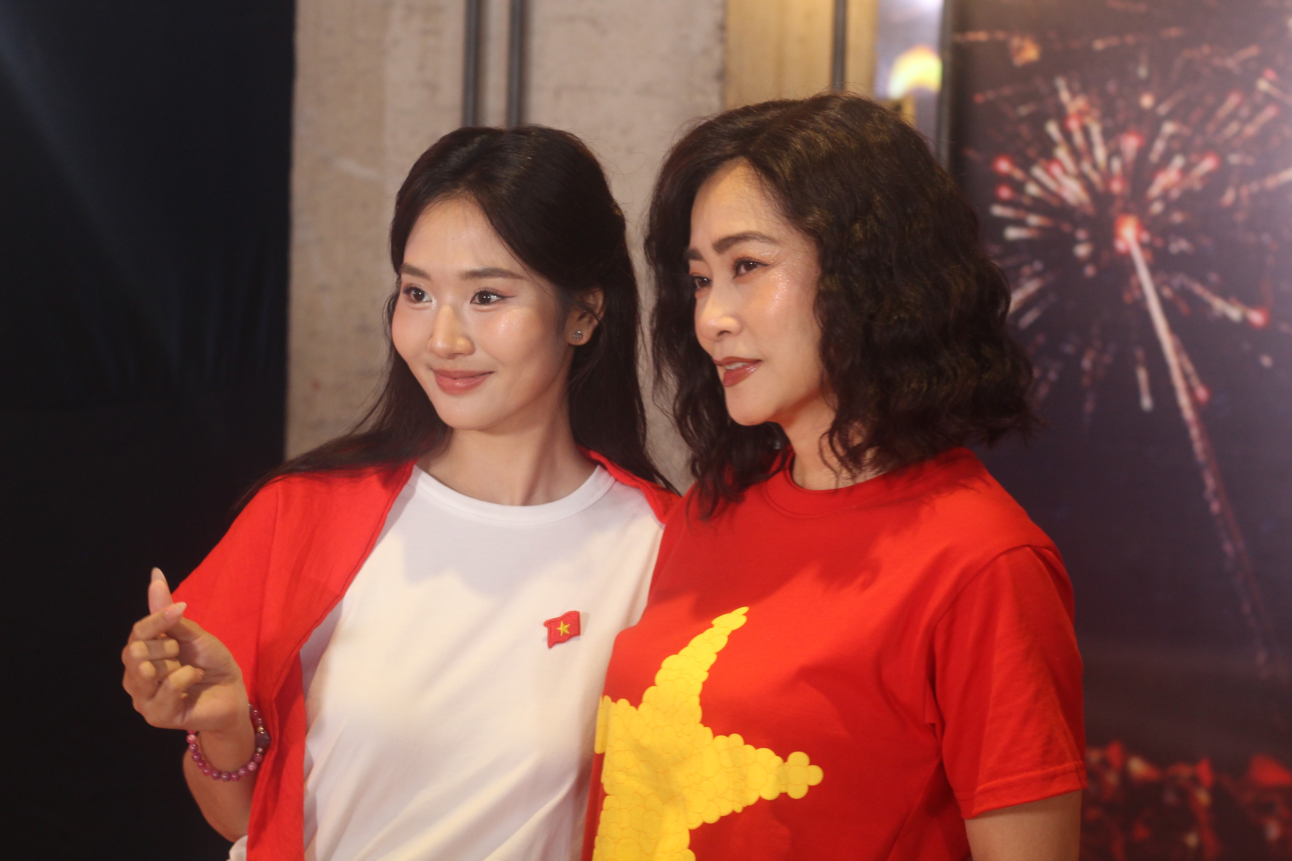 Thùy Anh khoe nhan sắc rạng rỡ, Nguyễn Văn Chung được fan vây quanh tại sự kiện- Ảnh 2. Thùy Anh khoe nhan sắc rạng rỡ, Nguyễn Văn Chung được fan vây quanh tại sự kiện- Ảnh 2.
