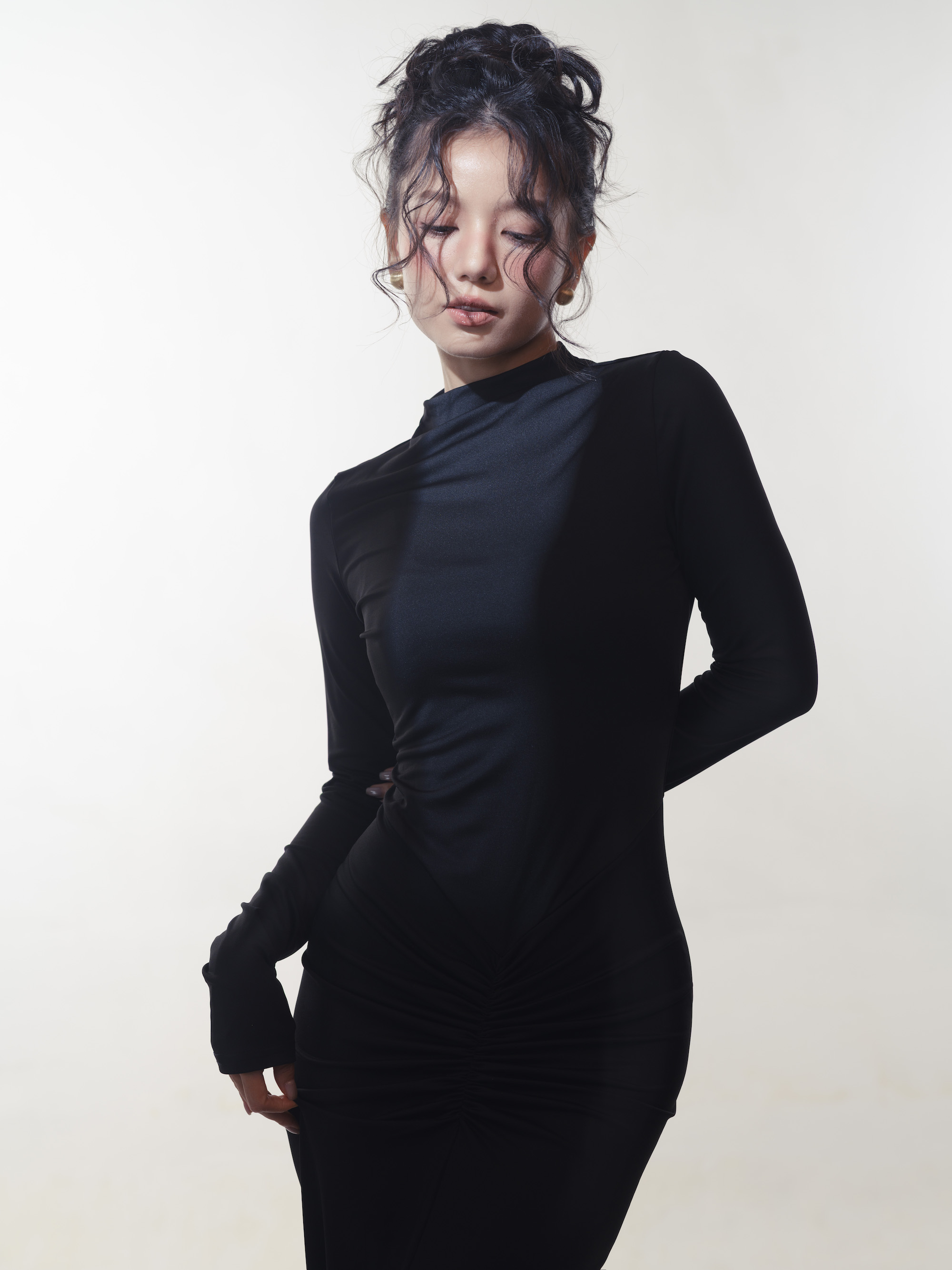 Không nhận ra O Hồng trong phim 'Mưa đỏ'- Ảnh 3. Không nhận ra O Hồng trong phim 'Mưa đỏ'- Ảnh 3.