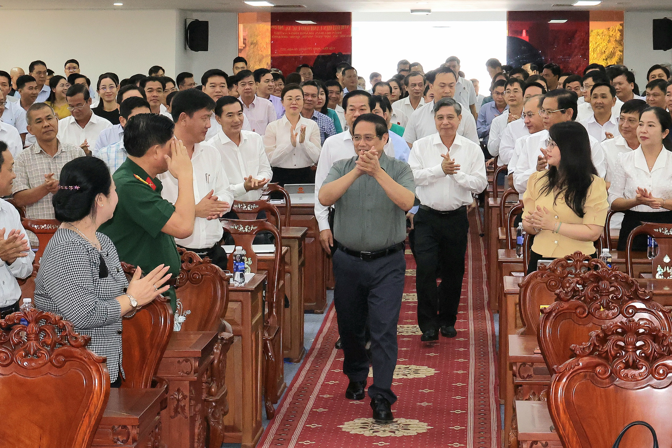 Thủ tướng Phạm Minh Chính: Hy vọng lãnh đạo Cần Thơ mới đủ sức đủ tài - Ảnh 1.