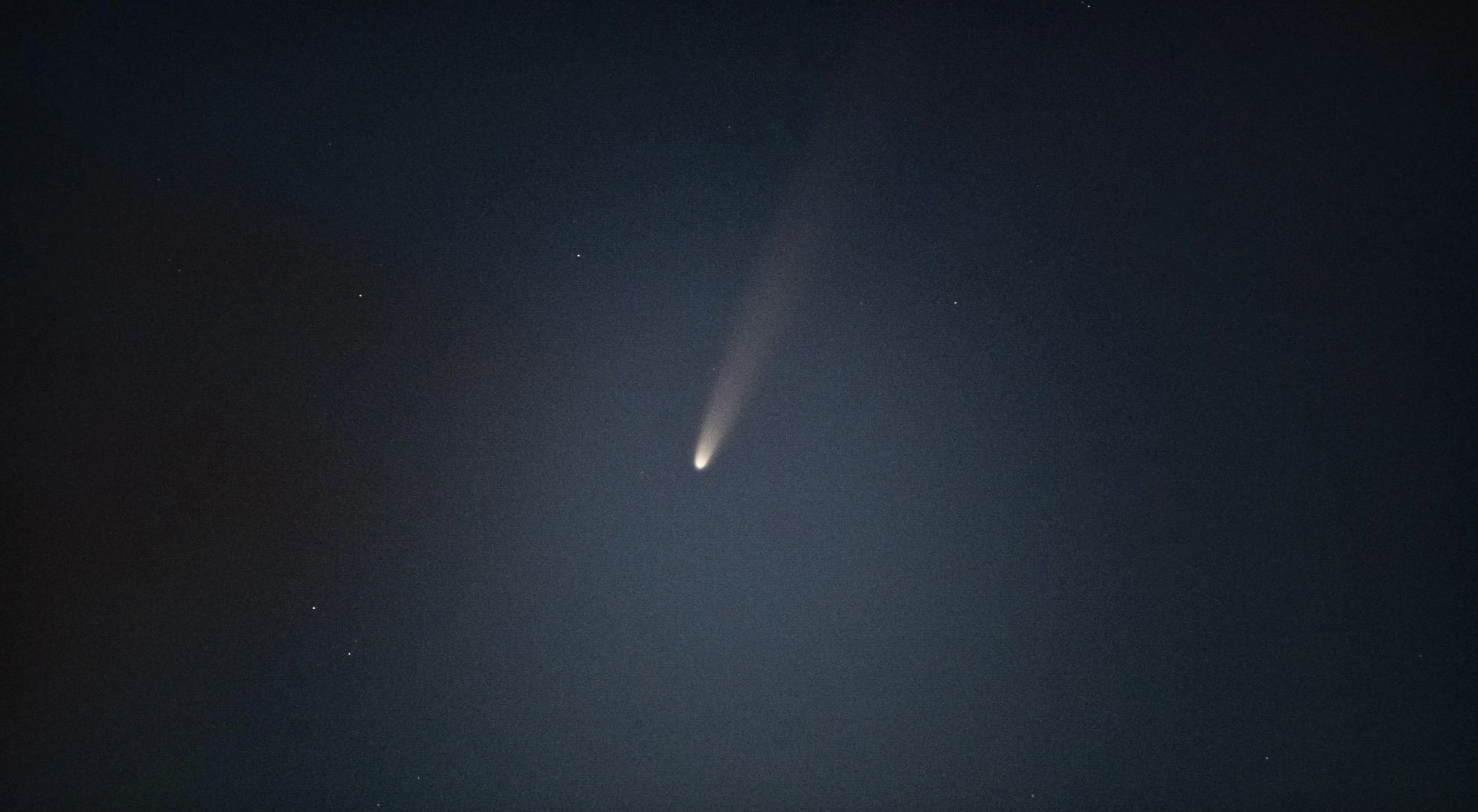 Mẹo để người Việt nh&igrave;n thấy 2 sao chổi đang c&ugrave;ng thắp s&aacute;ng bầu trời  - Ảnh 3.