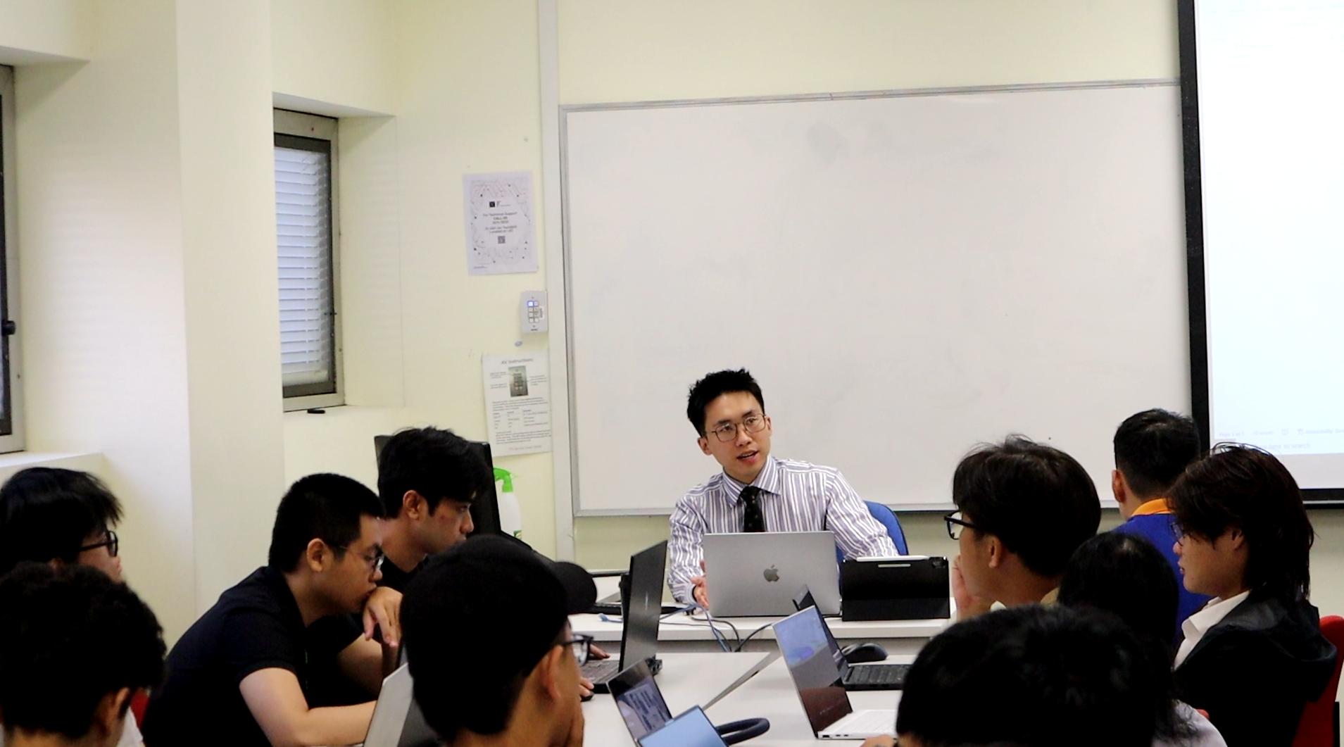 Nếu muốn tham gia vào nhóm nghiên cứu các dự án liên quan đến ứng dụng AI... - Ảnh 1.