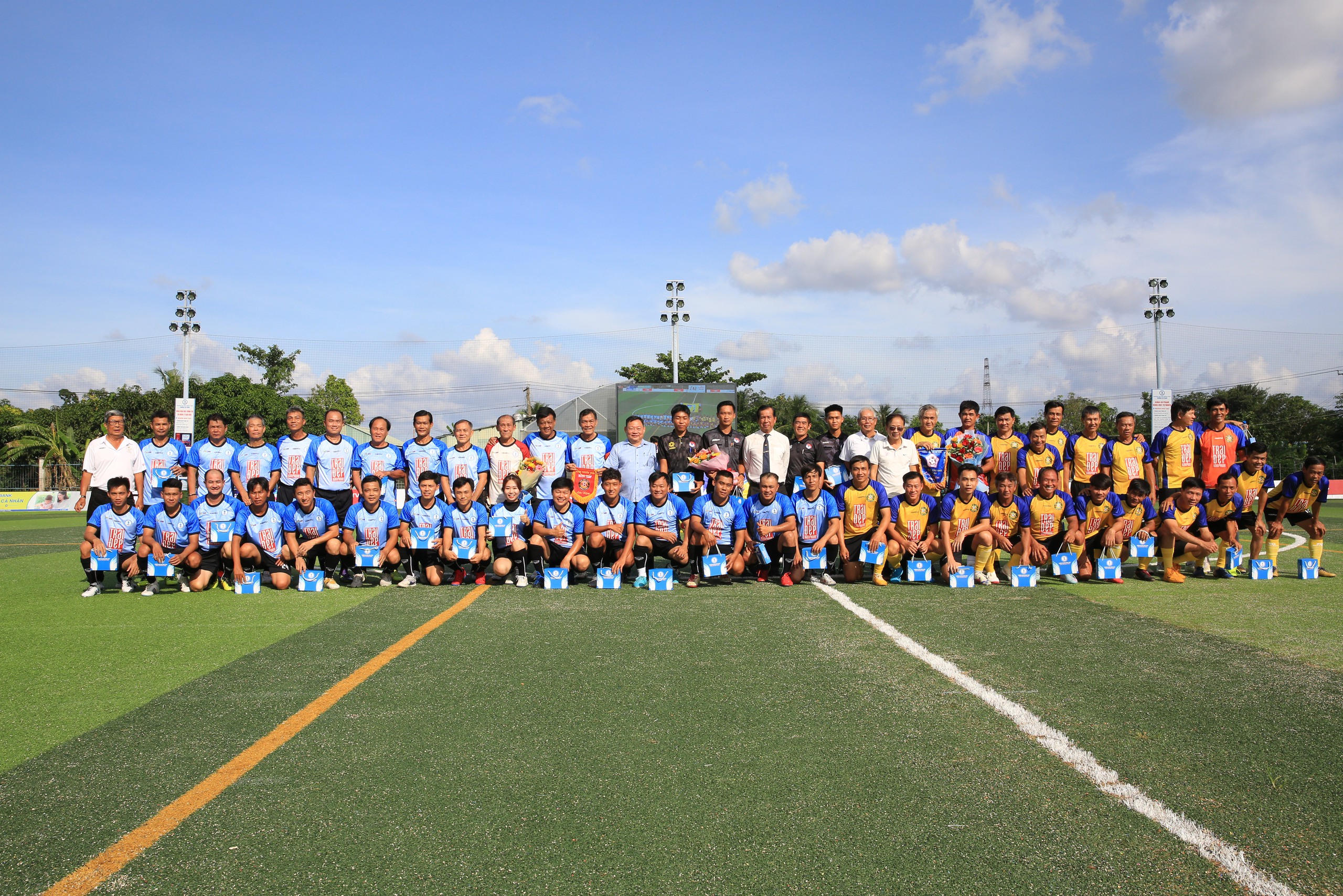 Hai cựu Quả bóng vàng truyền cảm hứng trong ngày Trường ĐH Đồng Tháp sớm vào bán kết - Ảnh 5.