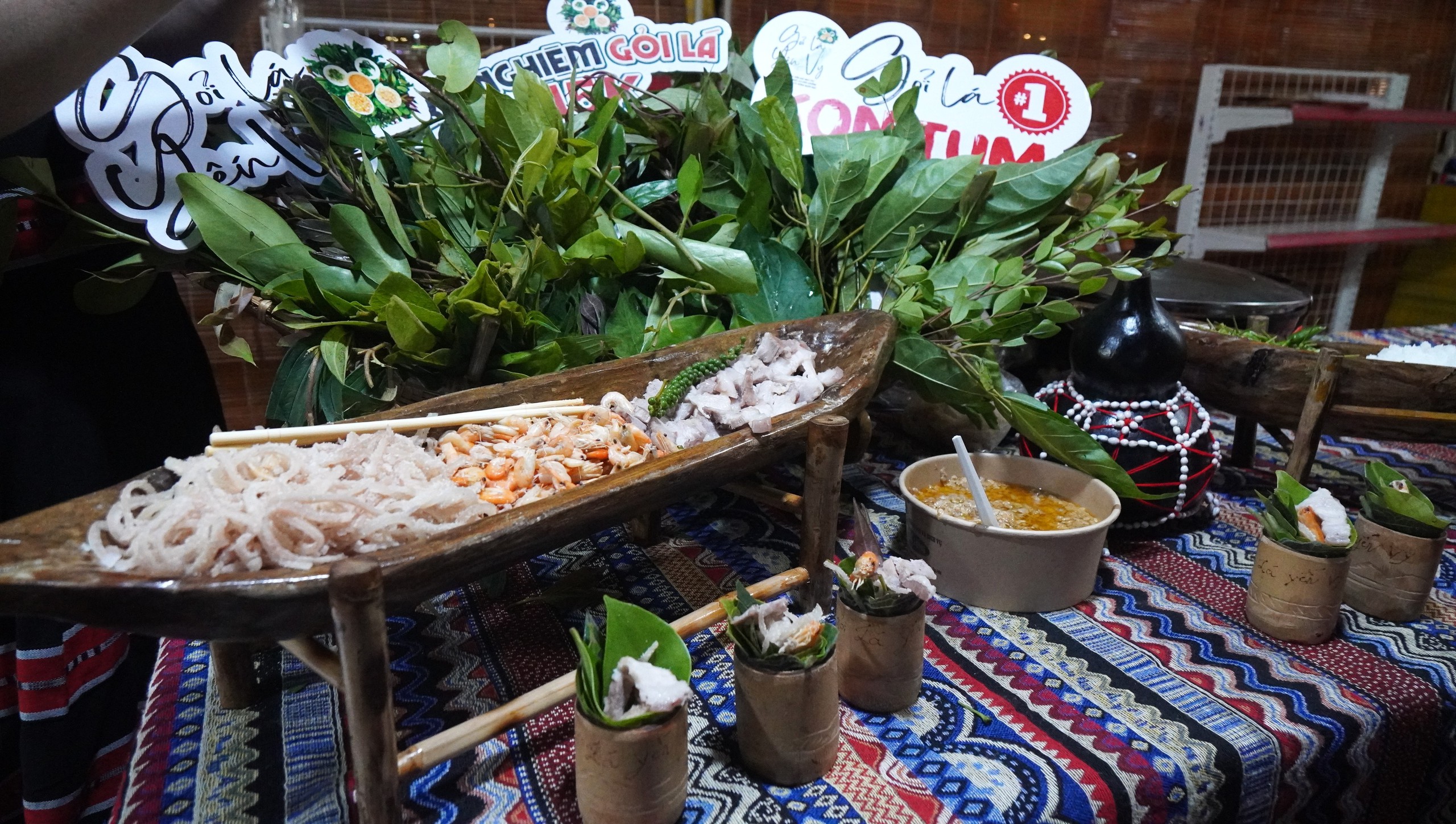 Ẩm thực xứ Thanh: Chơi gì , ăn đâu và khám phá đặc sản nổi bật - Ảnh 12. Ẩm thực xứ Thanh: Chơi gì , ăn đâu và khám phá đặc sản nổi bật - Ảnh 12.