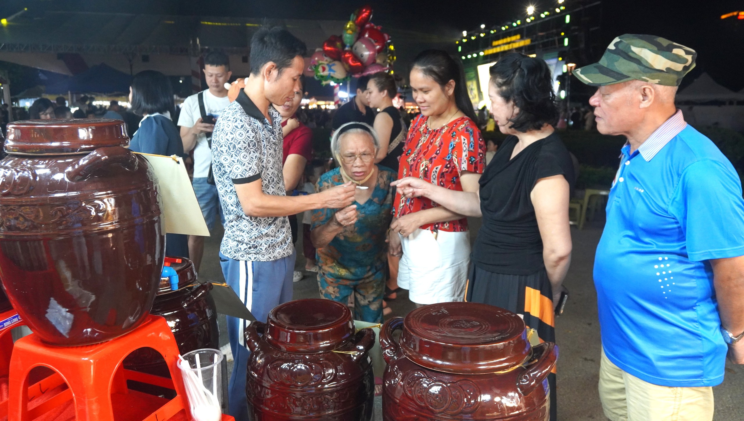 Ẩm thực xứ Thanh: Chơi gì , ăn đâu và khám phá đặc sản nổi bật - Ảnh 5. Ẩm thực xứ Thanh: Chơi gì , ăn đâu và khám phá đặc sản nổi bật - Ảnh 5.