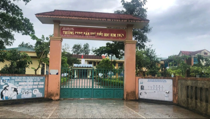 Vụ nghi 'ngăn đưa học sinh bị…