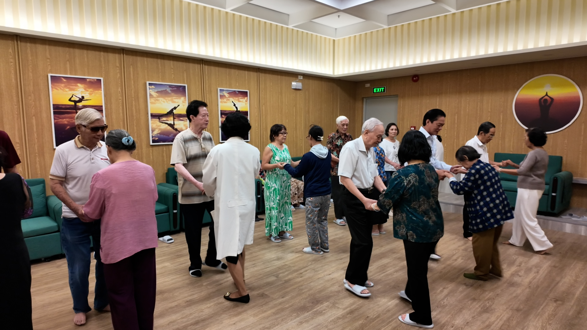 Sáng đón đi chiều đưa về: Trung tâm ‘ch…