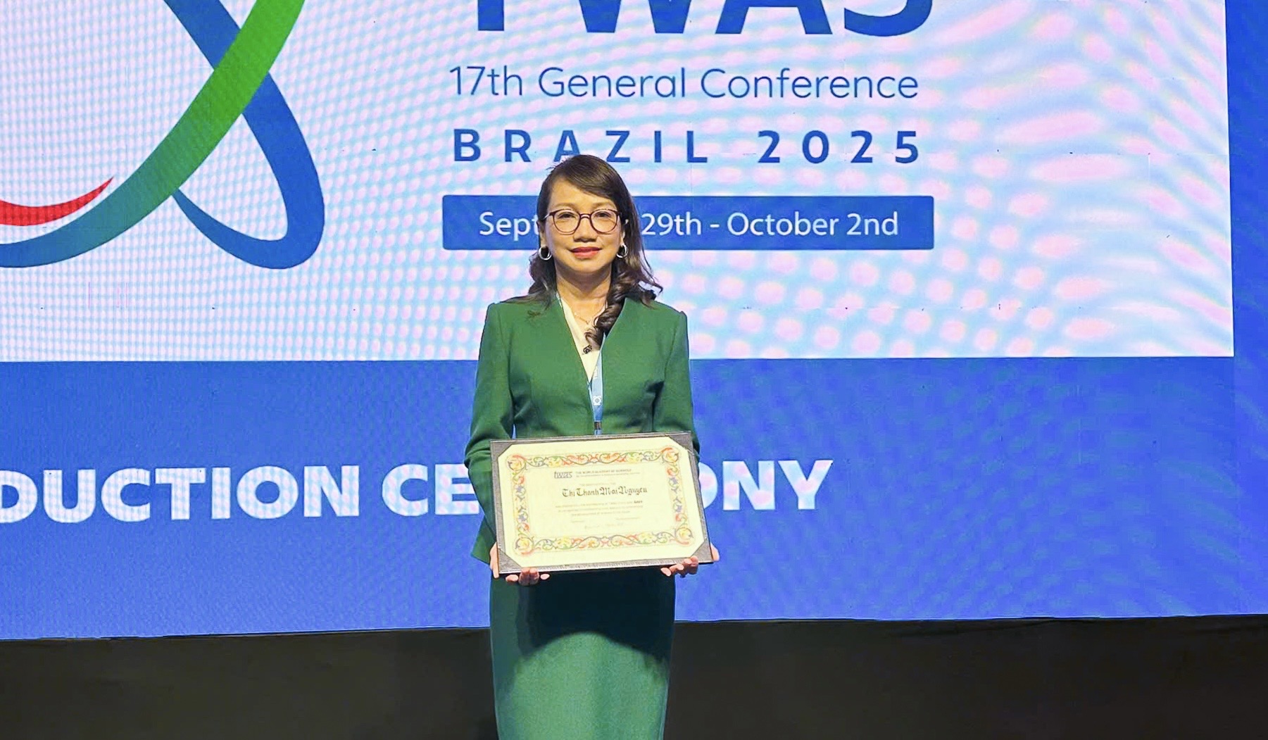 Hai giáo sư người Việt là Viện sĩ Viện Hàn lâm khoa học thế giới - Ảnh 1.