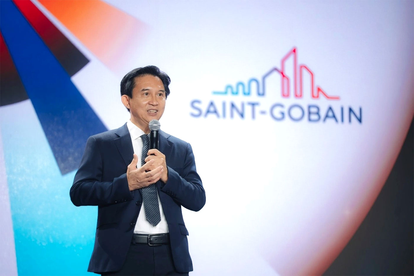 Saint-Gobain lan tỏa trách nhiệm cộng đồng từ sáng kiến ‘Xây đắp điều diệu kỳ’ - Ảnh 4.