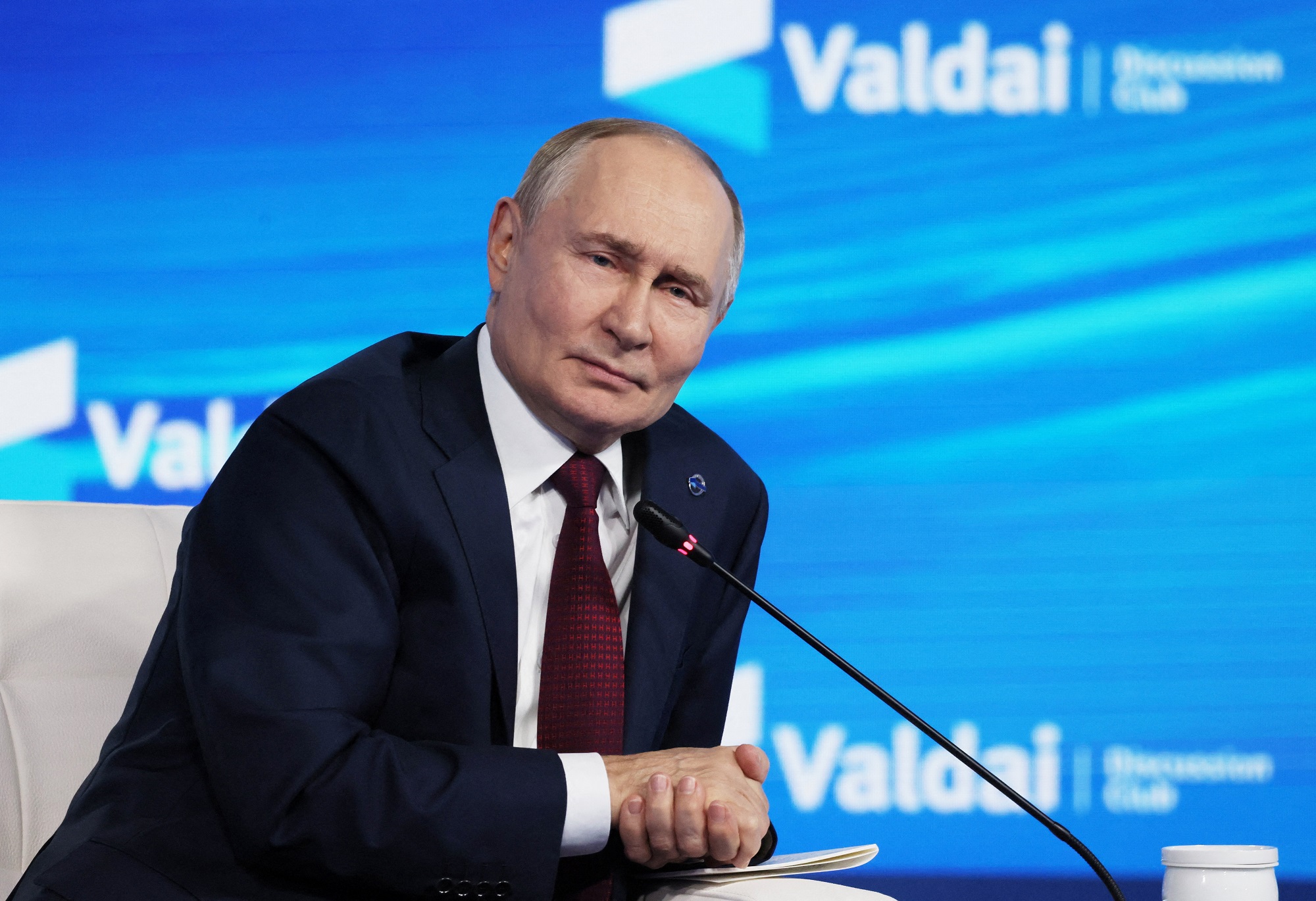 Ông Putin cảnh báo nếu Mỹ gửi Tomahawk cho Ukraine, nêu trường hợp Nga thử hạt nhân- Ảnh 1.