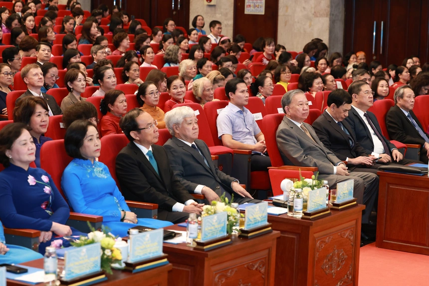 Tổng Bí thư: Đầu tư cho phụ nữ chính là đầu tư cho năng suất quốc gia - Ảnh 2.