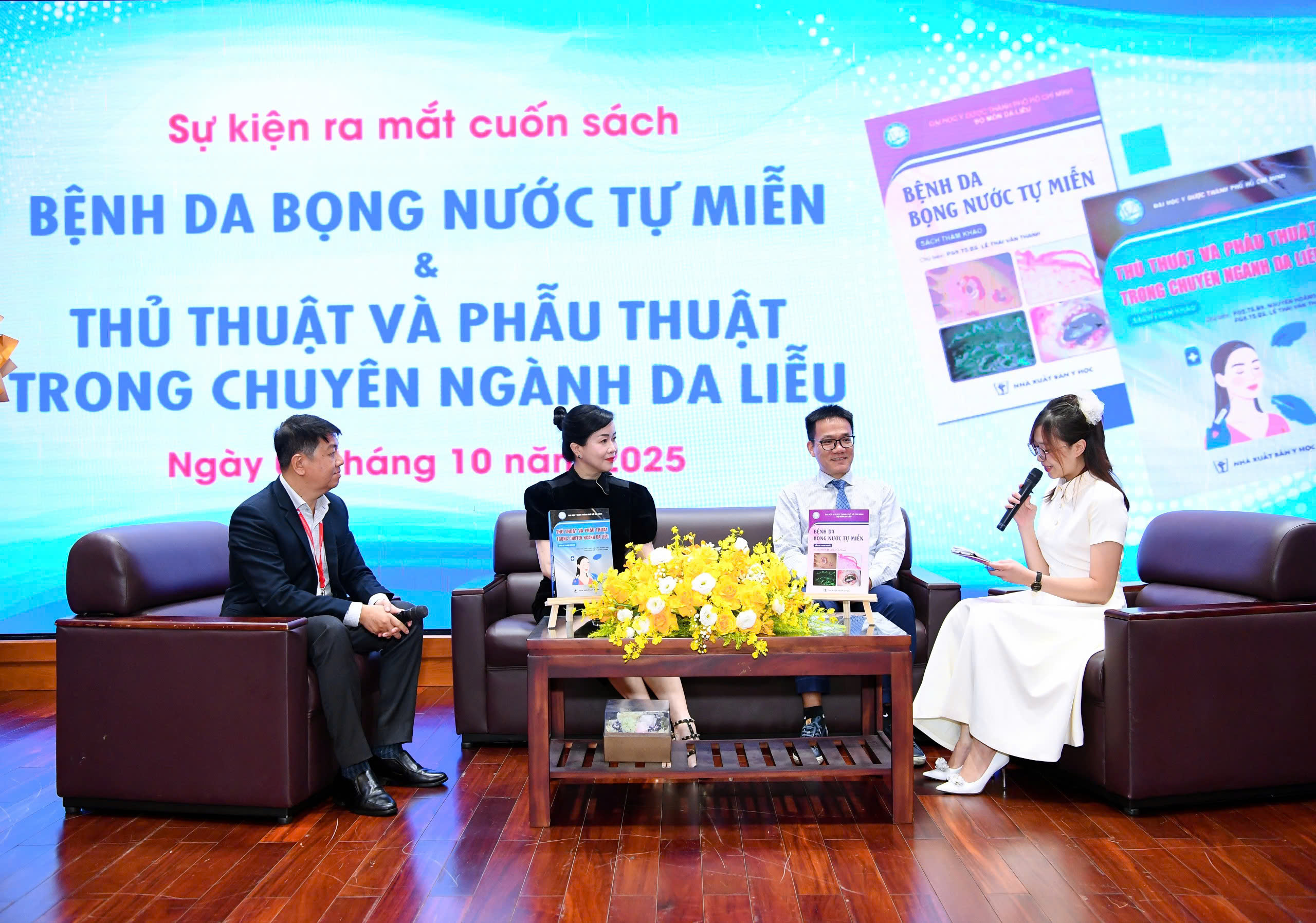 RA MẮT HAI ẤN PHẨM CHUYÊN KHOA DA LIỄU:  DẤU ẤN HỌC THUẬT VÀ THỰC HÀNH LÂM SÀNG - Ảnh 2.