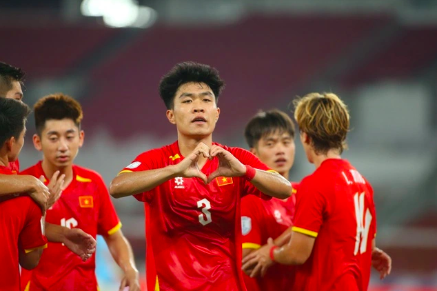 U.23 Việt Nam tái hiện kỳ tích ‘Thường Châu tuyết trắng’, tại sao không?
- Ảnh 2. U.23 Việt Nam tái hiện kỳ tích ‘Thường Châu tuyết trắng’, tại sao không?
- Ảnh 2.