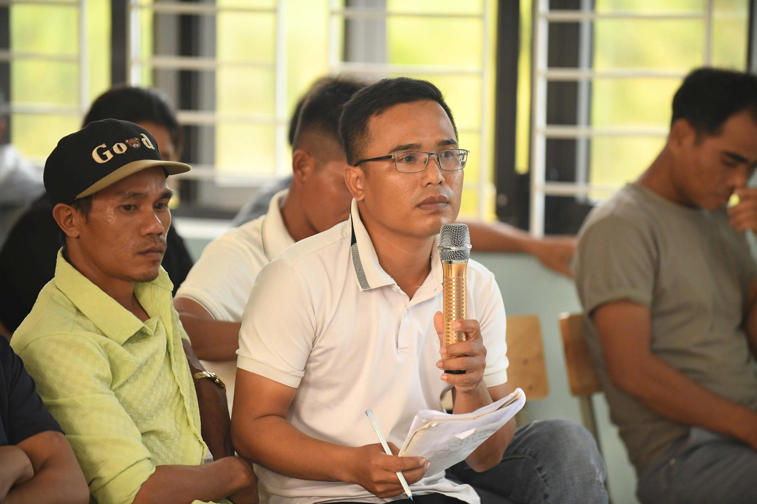 កម្រ៖ ឪពុកម្តាយស្នើសុំព្យួរការងារនាយករង មុនពេលអនុញ្ញាតឱ្យកូនចូលថ្នាក់រៀន - រូបថត ៤. Hy hữu: Phụ huynh đề nghị đình chỉ Phó hiệu trưởng mới cho con đến lớp- Ảnh 4.