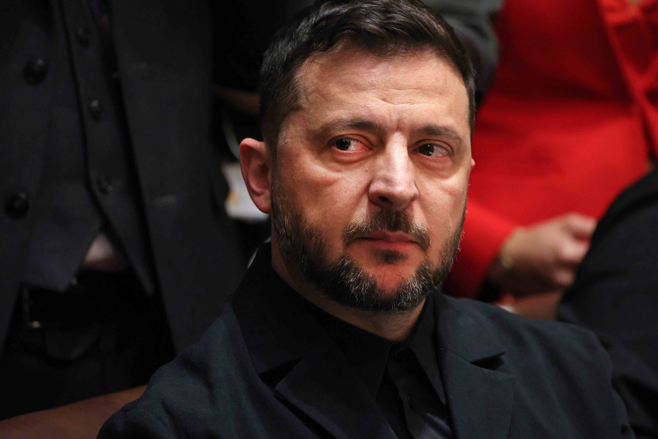 “Cơn đau đầu” của Tổng thống Zelensky - Ảnh 1.