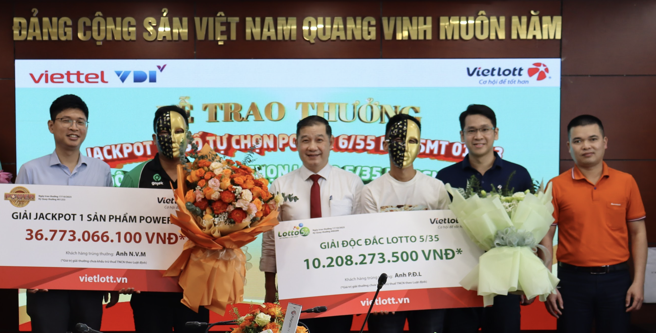 Một ngày, có hai 'tỉ phú' Vietlott mới xuất hiện- Ảnh 1. Một ngày, có hai 'tỉ phú' Vietlott mới xuất hiện- Ảnh 1.