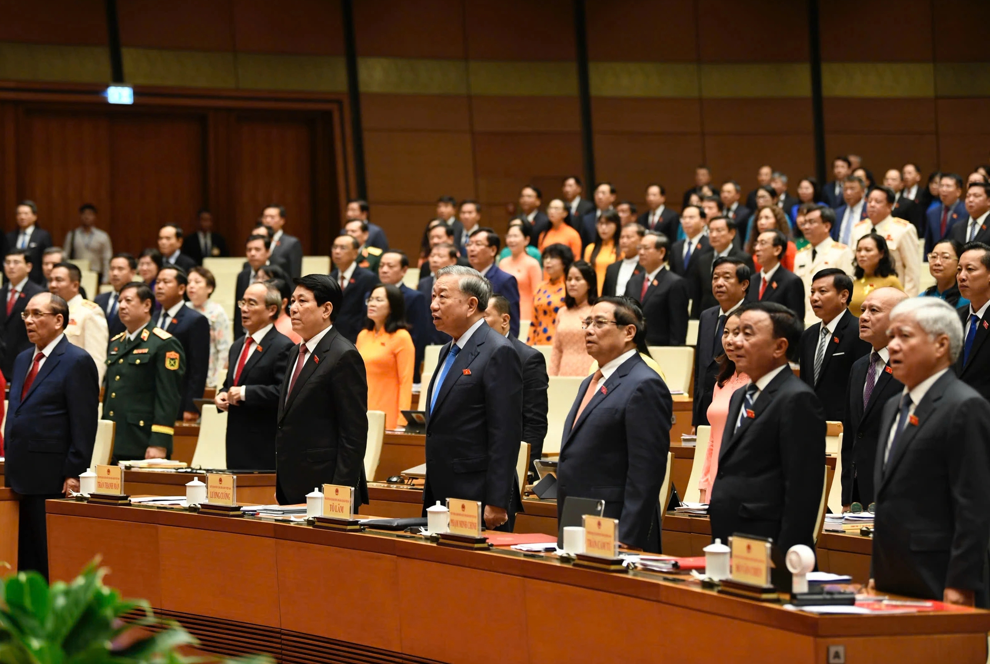 Thủ tướng: Ch&uacute;ng ta đ&atilde; giữ được 'trong ấm, ngo&agrave;i &ecirc;m' - Ảnh 3.