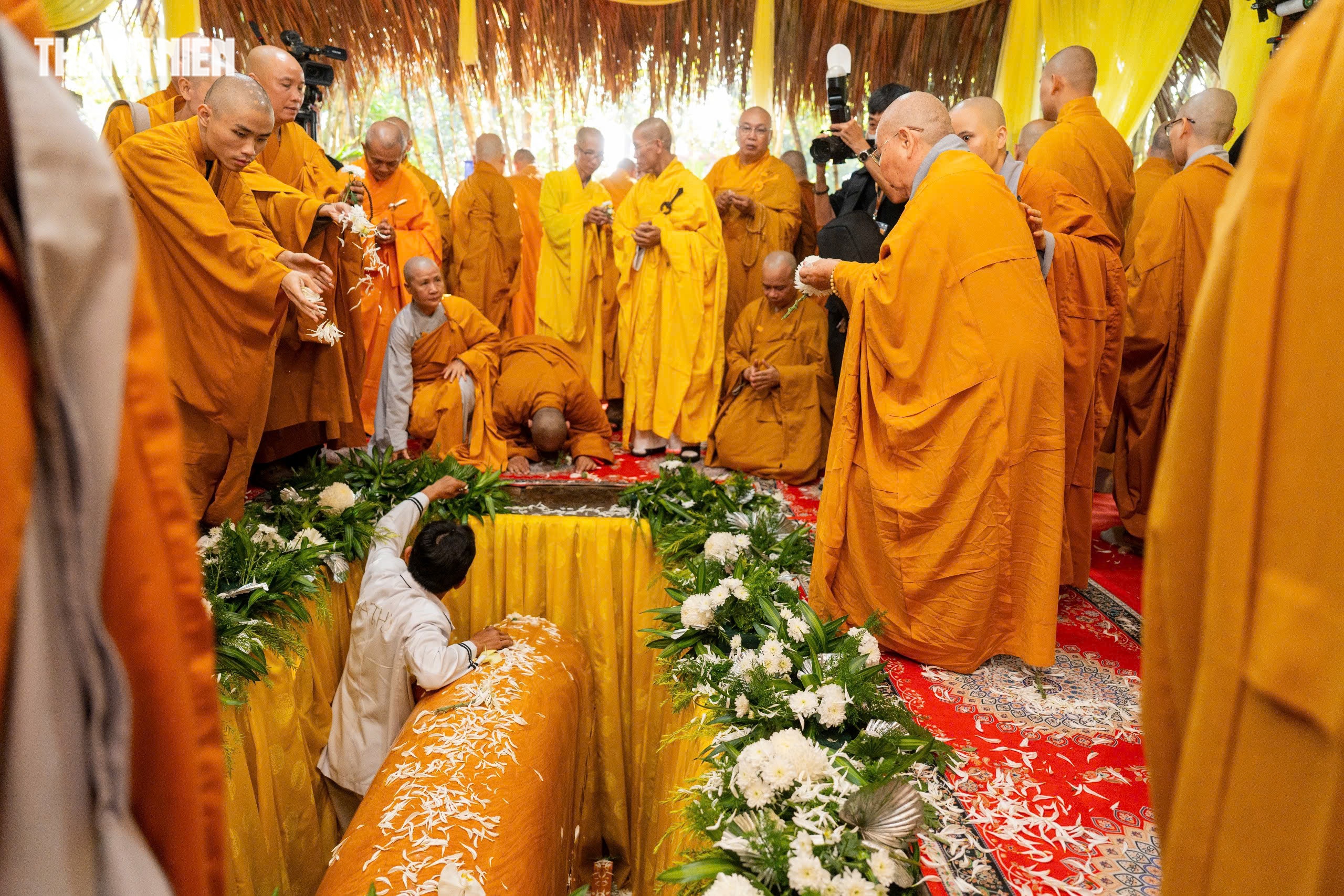 Lễ tr&agrave; tỳ, nhập bảo th&aacute;p trưởng l&atilde;o h&ograve;a thượng Th&iacute;ch Từ Th&ocirc;ng ở ch&ugrave;a Thanh Sơn - Ảnh 18.
