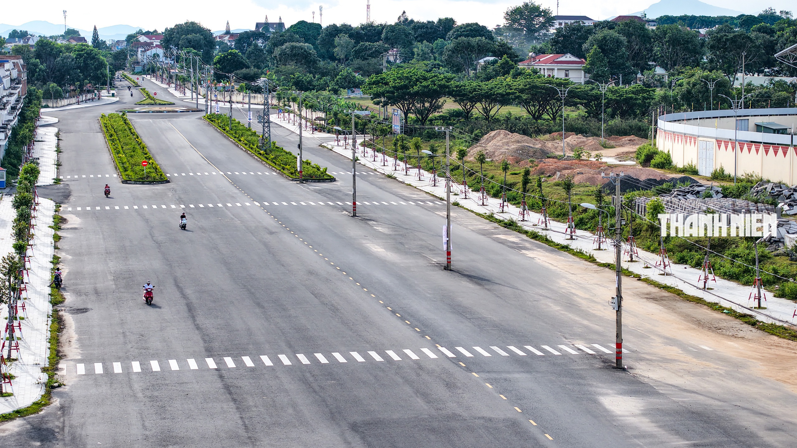 Đường 457 tỉ đồng ở Quảng Ngãi 'tệ hơn đường làng' - Ảnh 5.