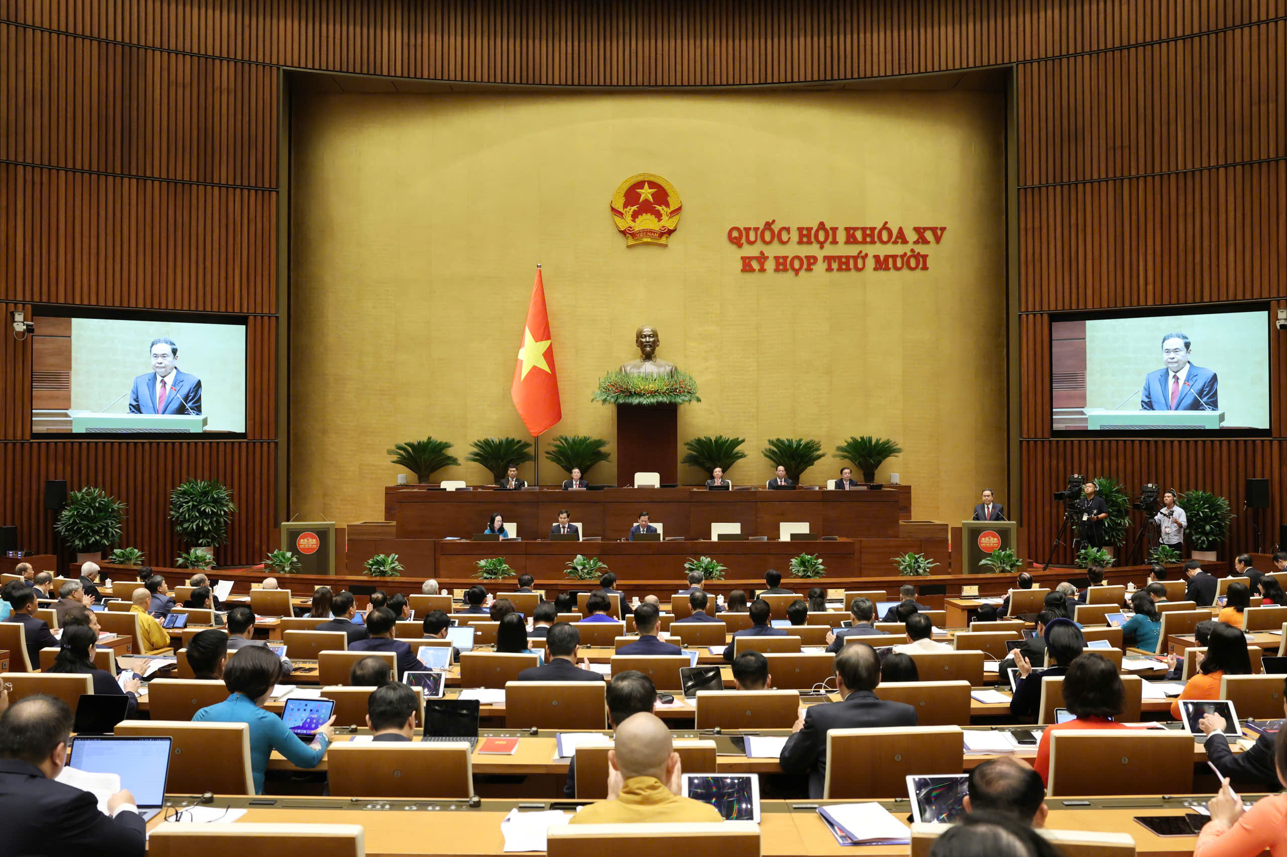 Chủ tịch Quốc hội: Kỳ họp 10 sẽ th&ocirc;ng qua 49 luật, quyết c&ocirc;ng t&aacute;c nh&acirc;n sự - Ảnh 3.