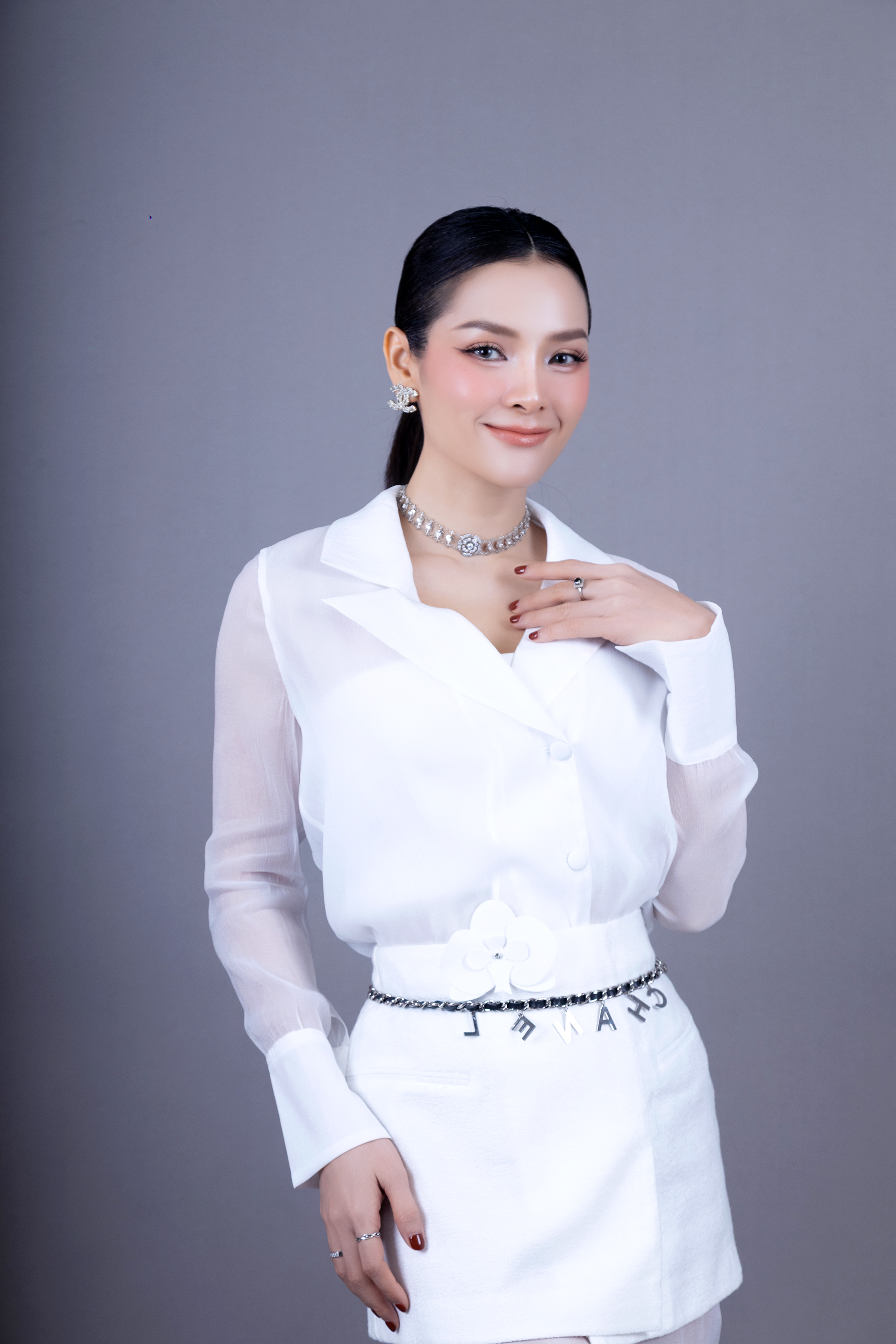 - Ảnh 2. Cuộc sống Phương Trinh Jolie sau khi lấy chồng, sinh con - Ảnh 2.