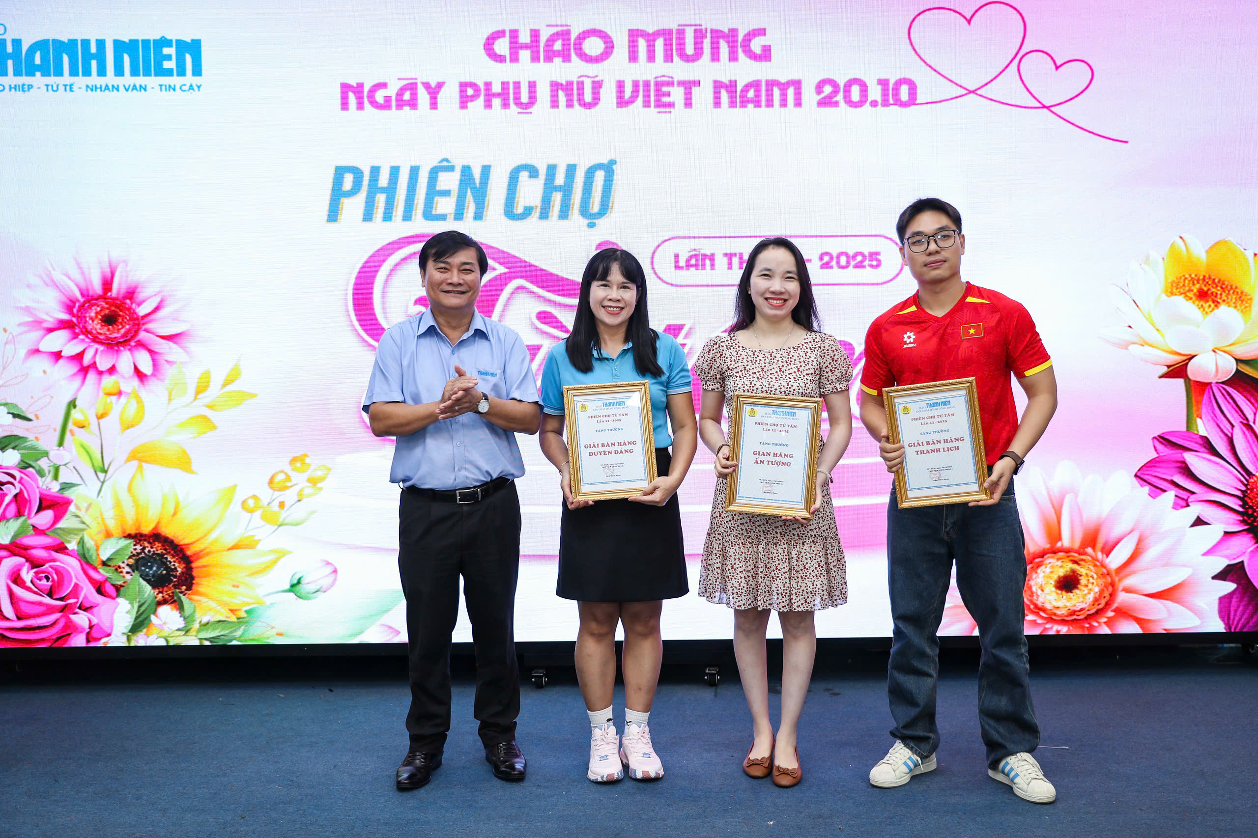 Rộn r&agrave;ng m&agrave;u sắc, trọn vẹn nghĩa t&igrave;nh ở phi&ecirc;n chợ Từ T&acirc;m - Ảnh 24.