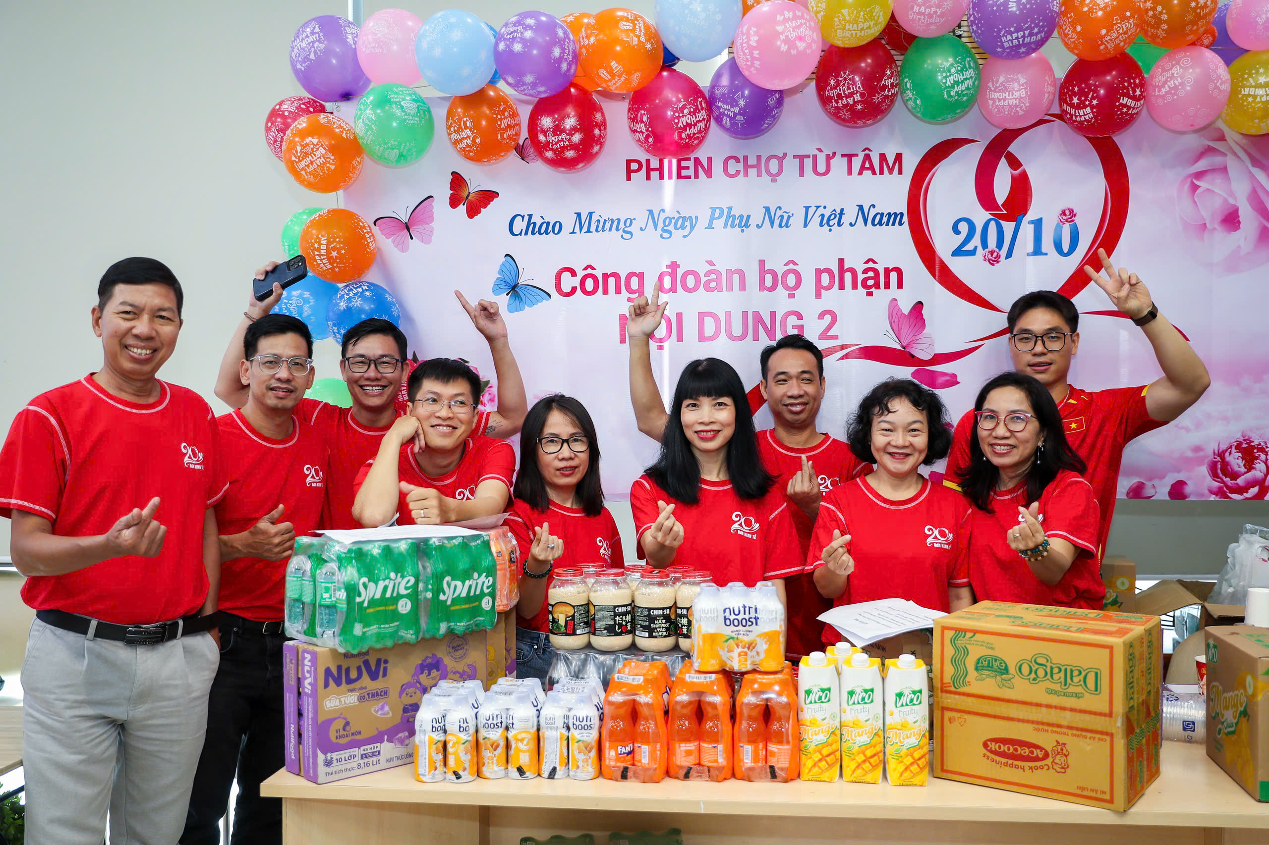 Rộn r&agrave;ng m&agrave;u sắc, trọn vẹn nghĩa t&igrave;nh ở phi&ecirc;n chợ Từ T&acirc;m - Ảnh 23.