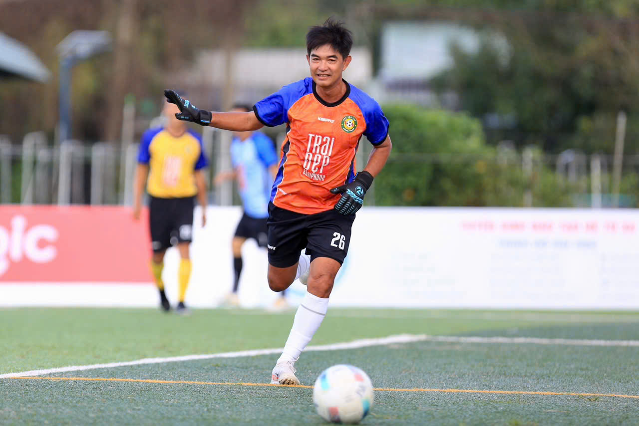 Hai cựu Quả bóng vàng truyền cảm hứng trong ngày Trường ĐH Đồng Tháp sớm vào bán kết - Ảnh 13.