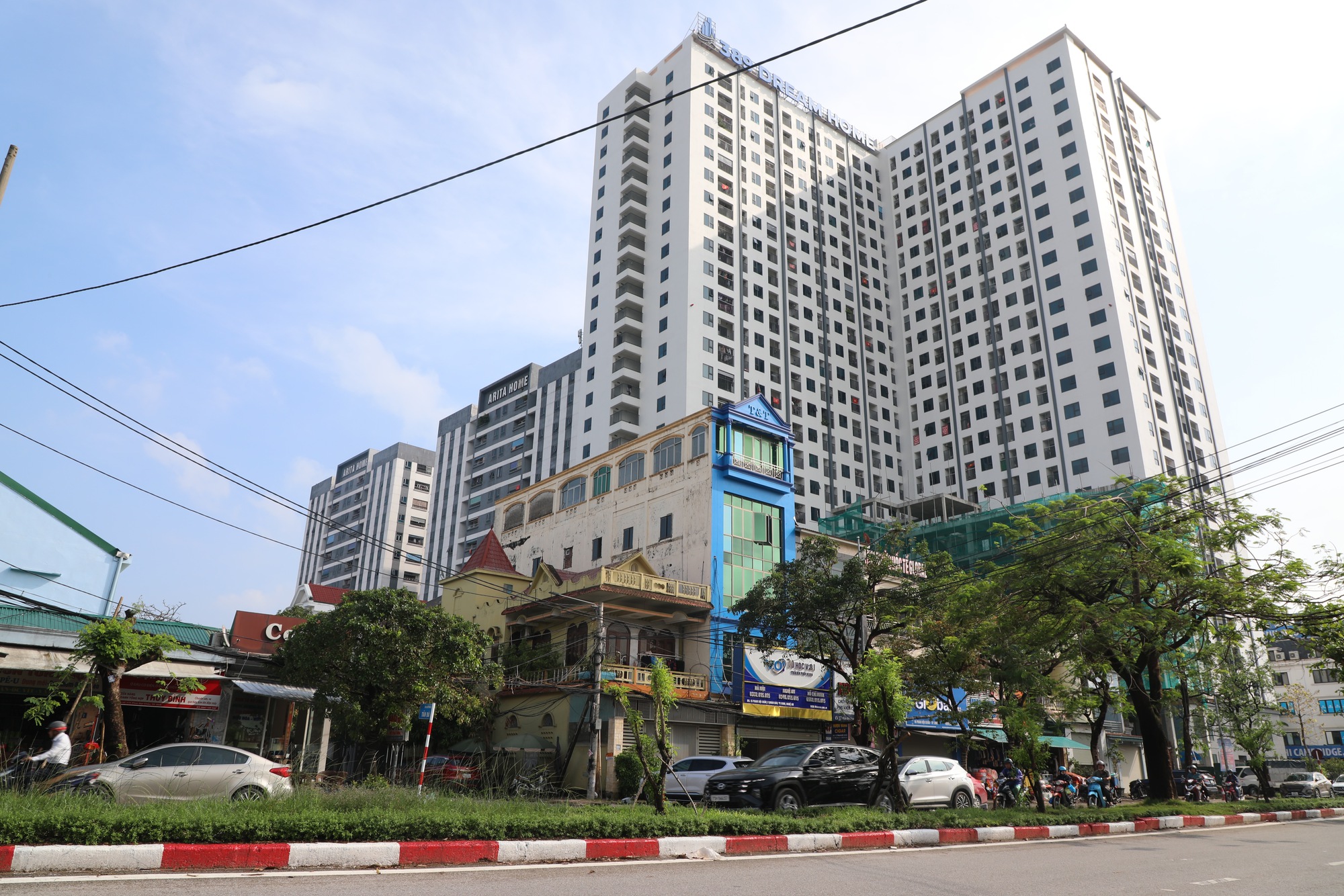 Giá nhà 'leo thang', gia đình trẻ vỡ mộng an cư- Ảnh 1. Giá nhà 'leo thang', gia đình trẻ vỡ mộng an cư- Ảnh 1.
