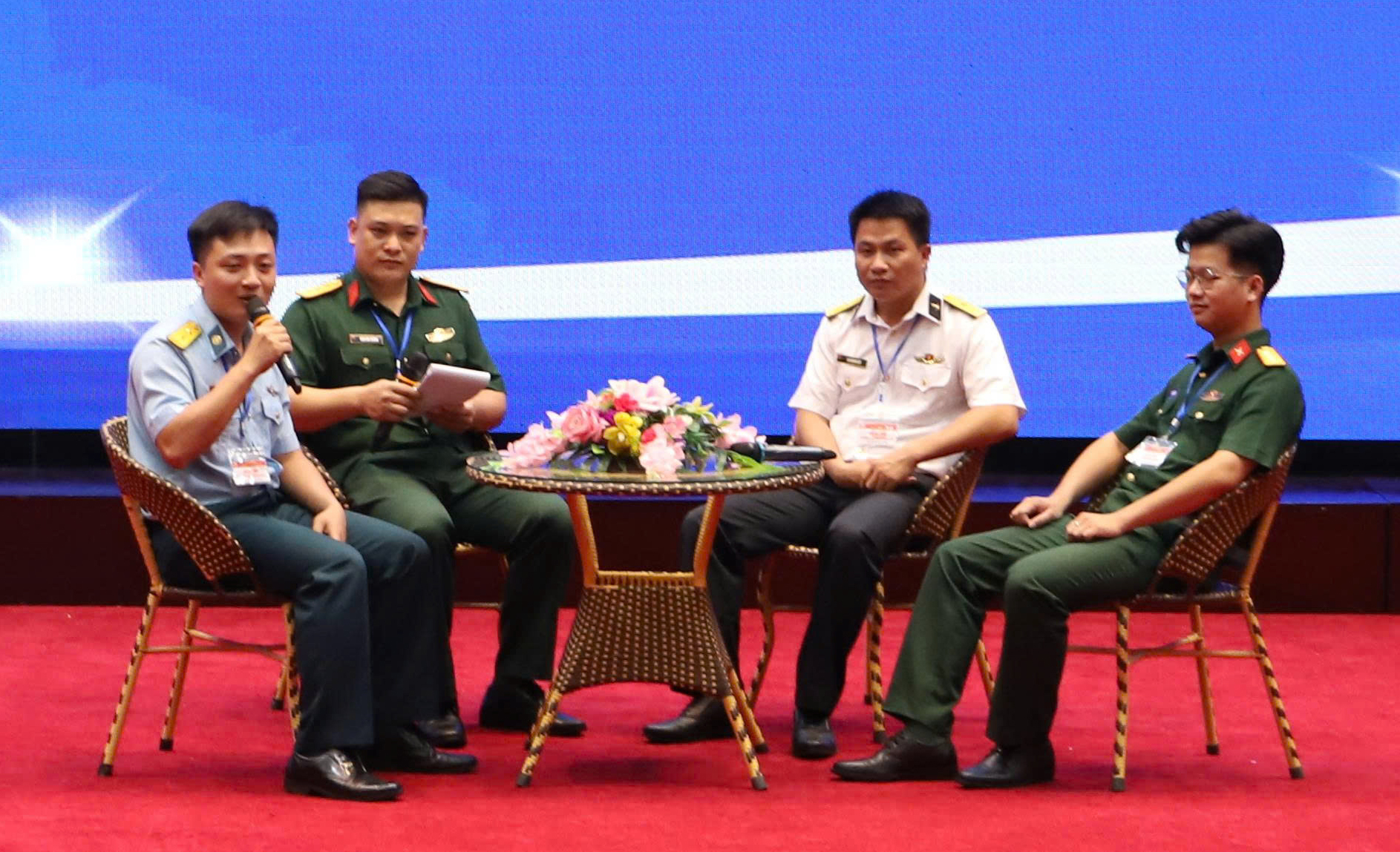 Tuổi trẻ quân đội khẳng định lý tưởng trong thời kỳ mới- Ảnh 1. Tuổi trẻ quân đội khẳng định lý tưởng trong thời kỳ mới- Ảnh 1.