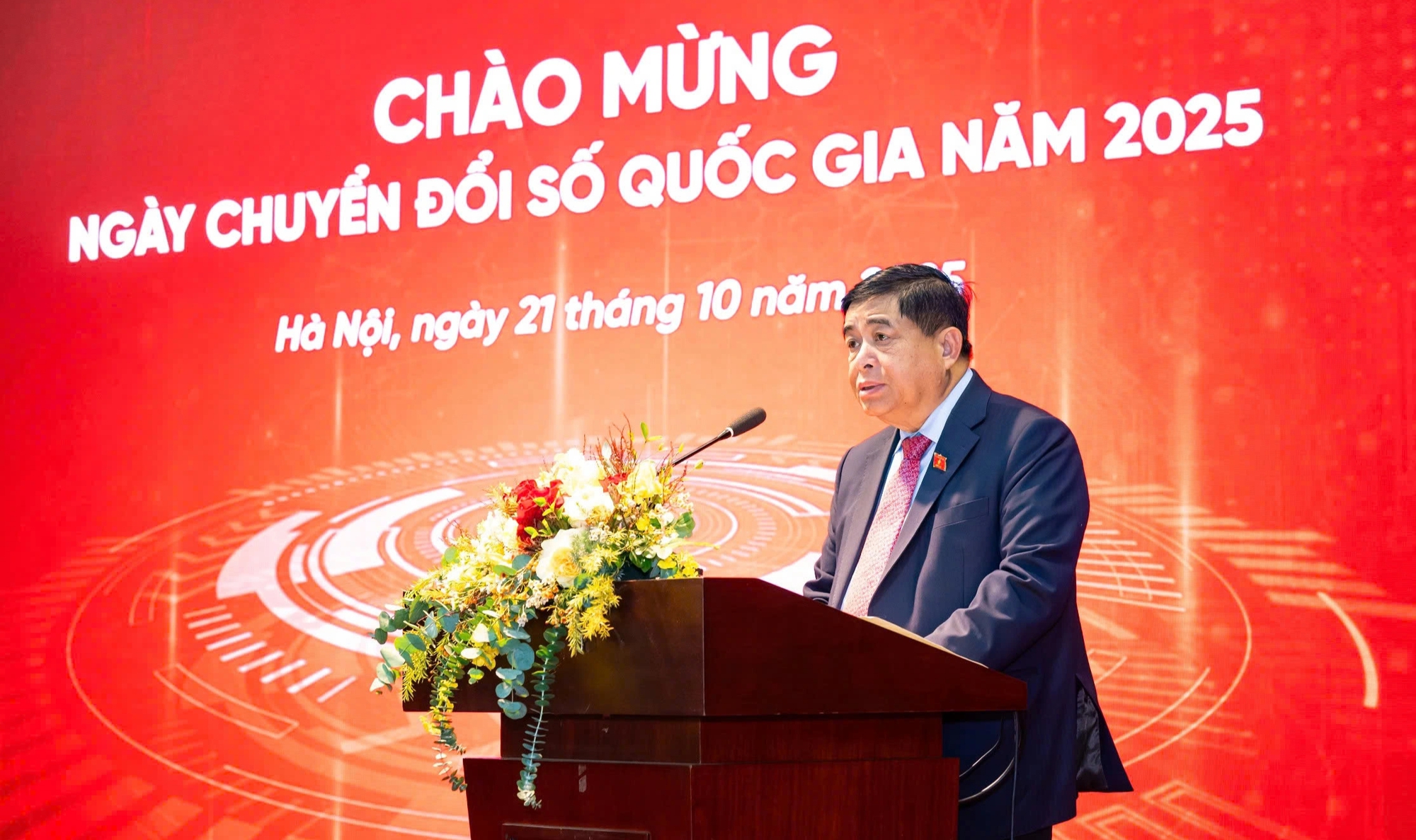 Hà Nội lần đầu tiên dẫn đầu cả nước về chuyển đổi số - Ảnh 2.