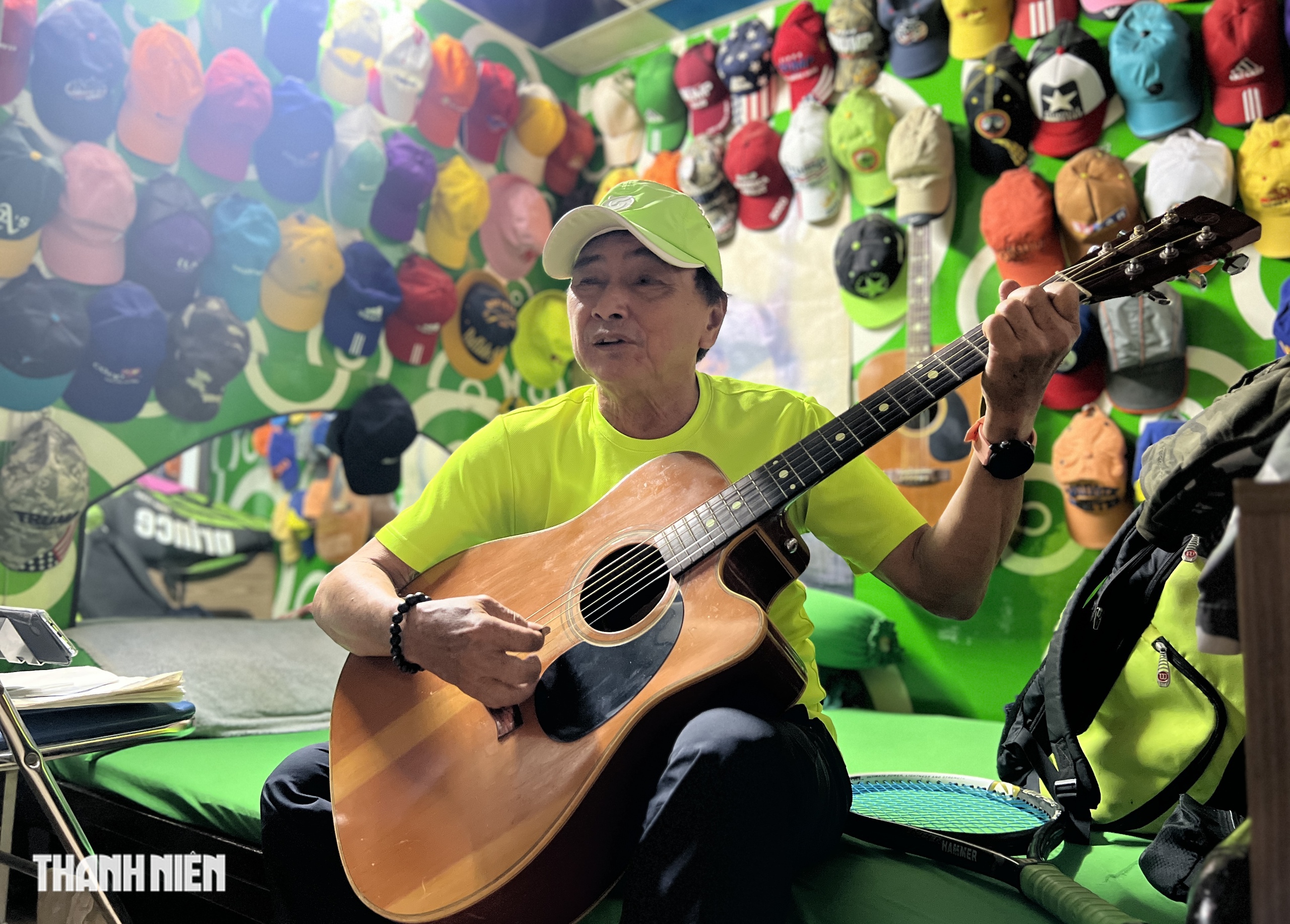 Chủ căn nh&agrave; m&agrave;u hồng ở TP.HCM: Mặc đồ 't&ocirc;ng xuyệt t&ocirc;ng' chơi tennis mỗi ng&agrave;y - Ảnh 6.