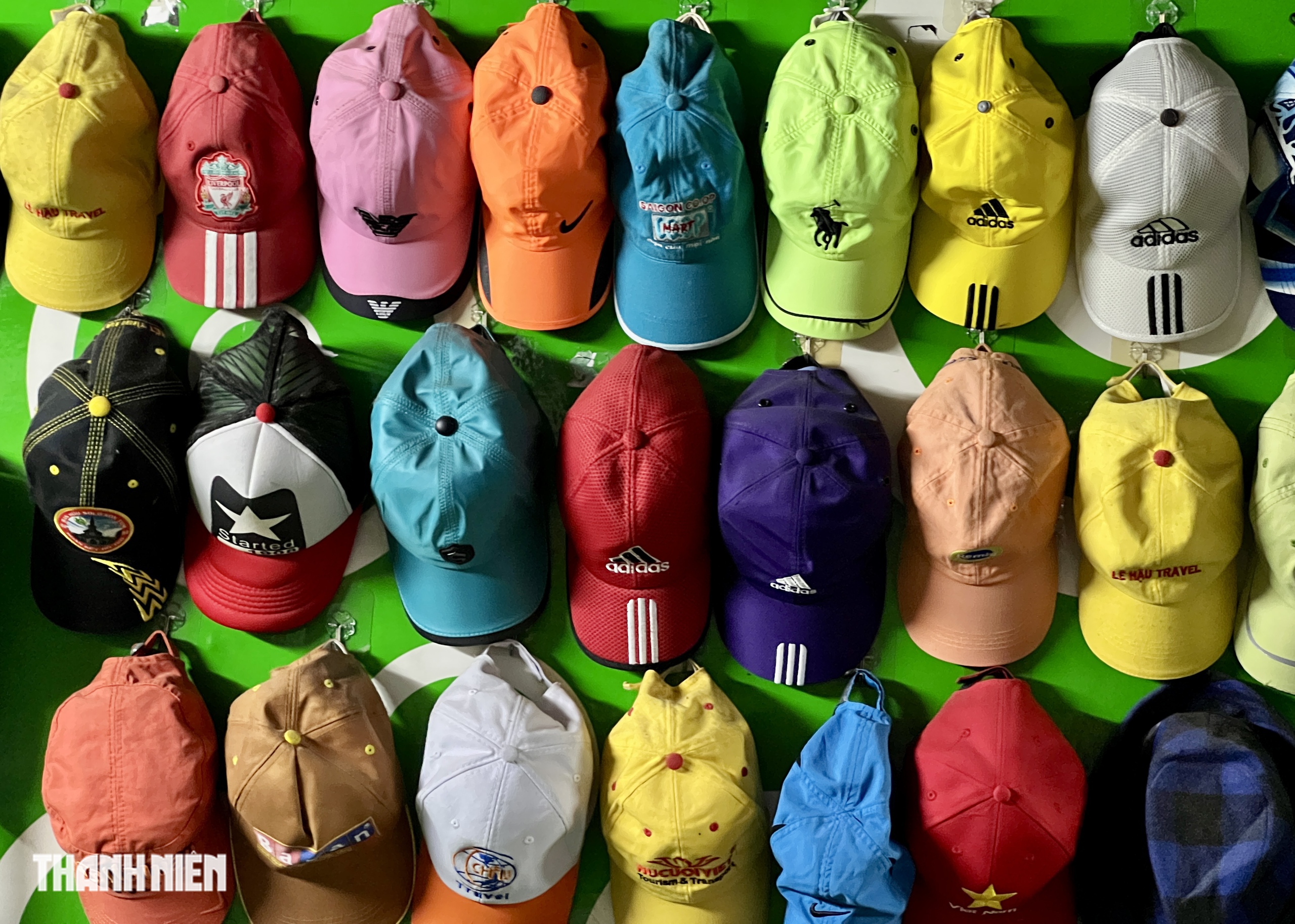 Chủ căn nh&agrave; m&agrave;u hồng ở TP.HCM: Mặc đồ 't&ocirc;ng xuyệt t&ocirc;ng' chơi tennis mỗi ng&agrave;y - Ảnh 3.