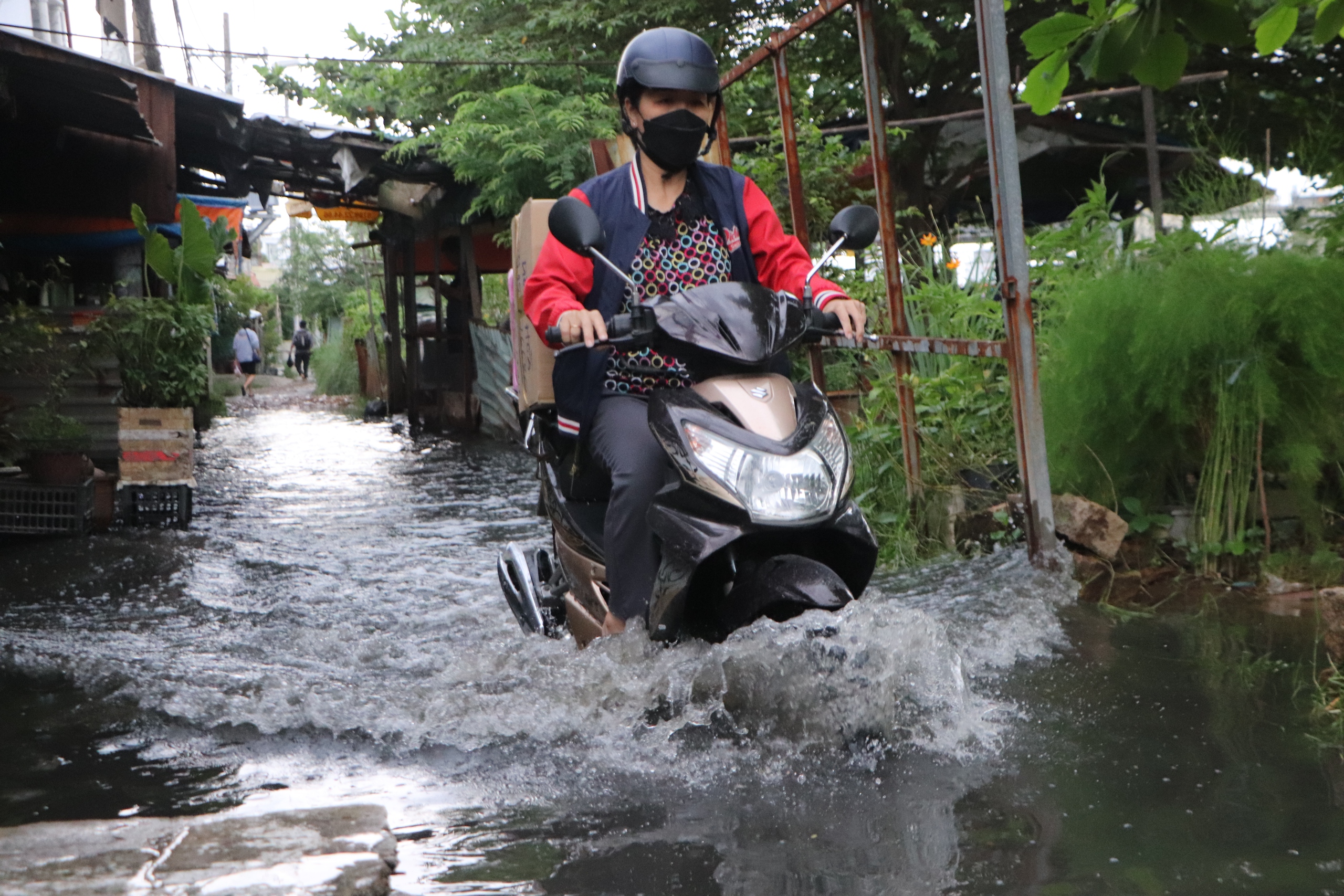 TP.HCM: Ngập triền miên cạnh công trình ‘chống ngập’ ?- Ảnh 2.