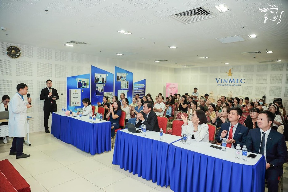Prudential Thúc Đẩy Chăm Sóc Sức Khỏe Qua 'Sống Chủ Động - Đẩy Lùi Ung Thư Vú' - Ảnh 1. Prudential Thúc Đẩy Chăm Sóc Sức Khỏe Qua 'Sống Chủ Động - Đẩy Lùi Ung Thư Vú' - Ảnh 1.