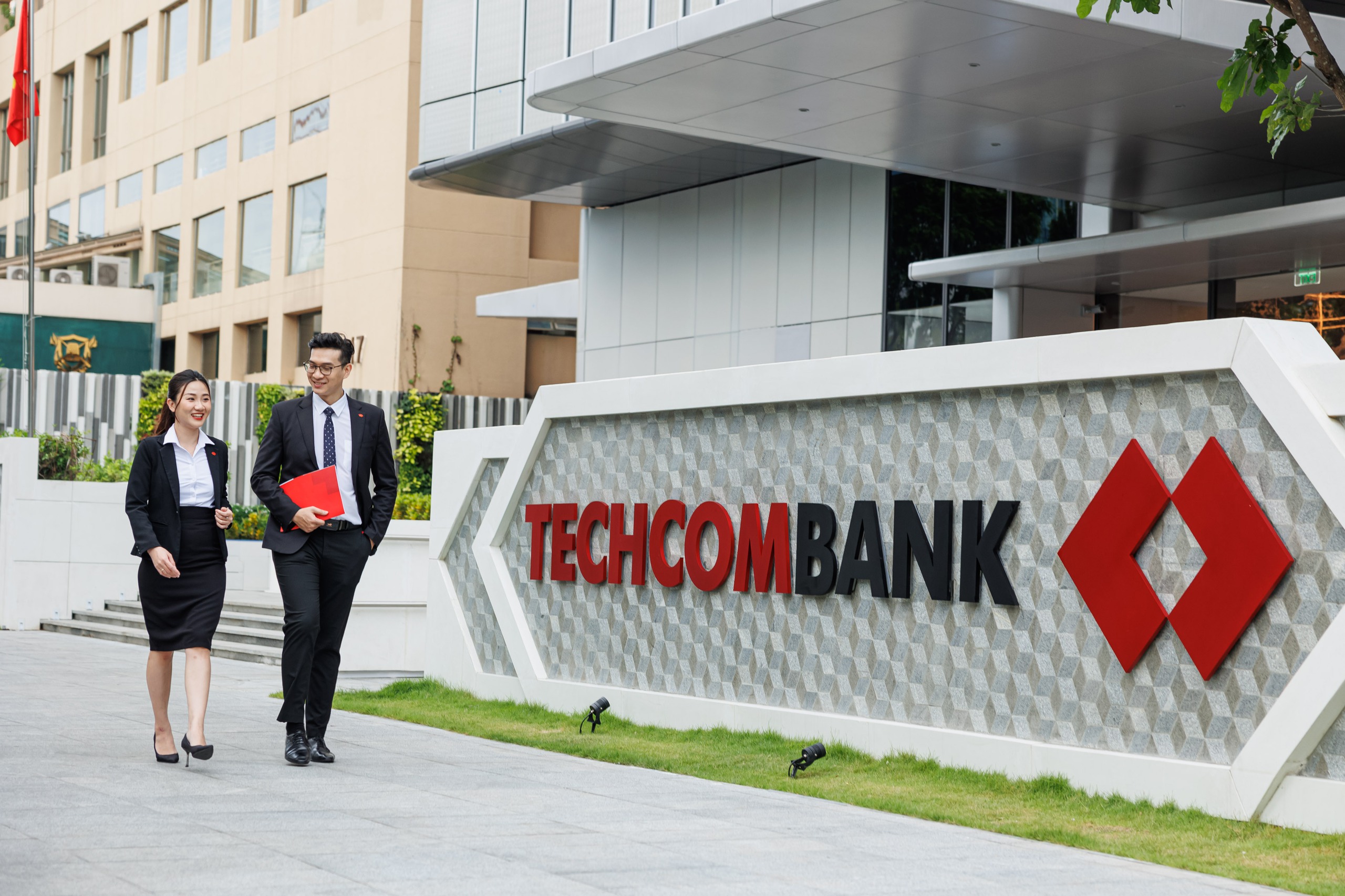 Lợi nhuận 9 tháng đầu năm Techcombank đạt 23.400 tỉ đồng - Ảnh 1.