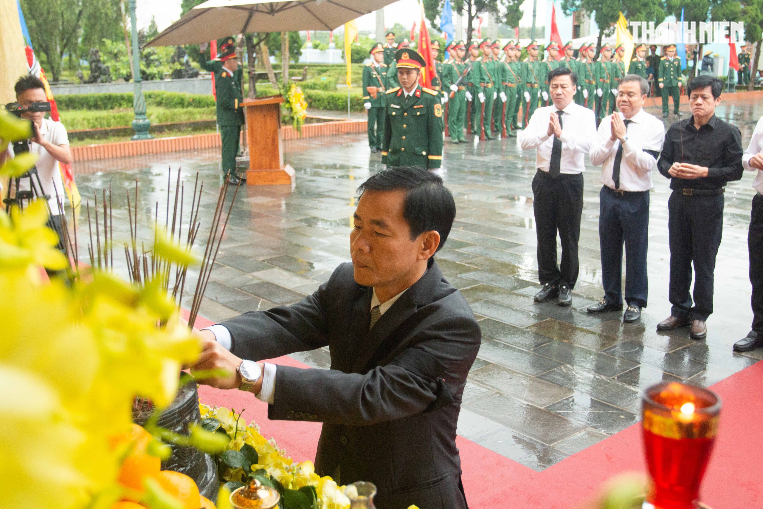 Truy điệu và an táng 34 hài cốt liệt sĩ tại quy tập tại P.Quảng Trị- Ảnh 3. Truy điệu và an táng 34 hài cốt liệt sĩ tại quy tập tại P.Quảng Trị- Ảnh 3.