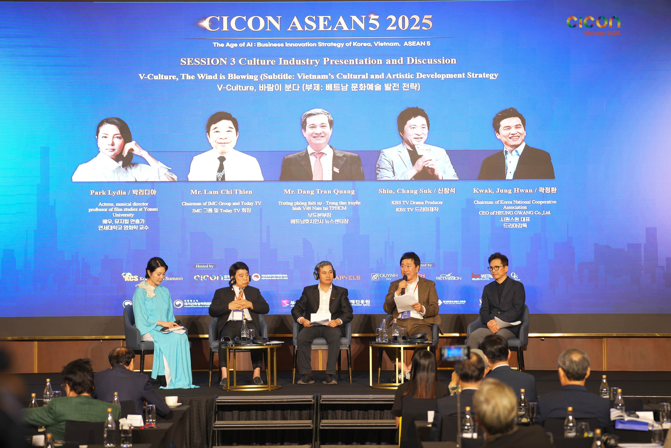 Cicon Asean 5 + 2025 hướng tới thành phố tương lai trong kỷ nguyên AI - Ảnh 1. Cicon Asean 5 + 2025 hướng tới thành phố tương lai trong kỷ nguyên AI - Ảnh 1.