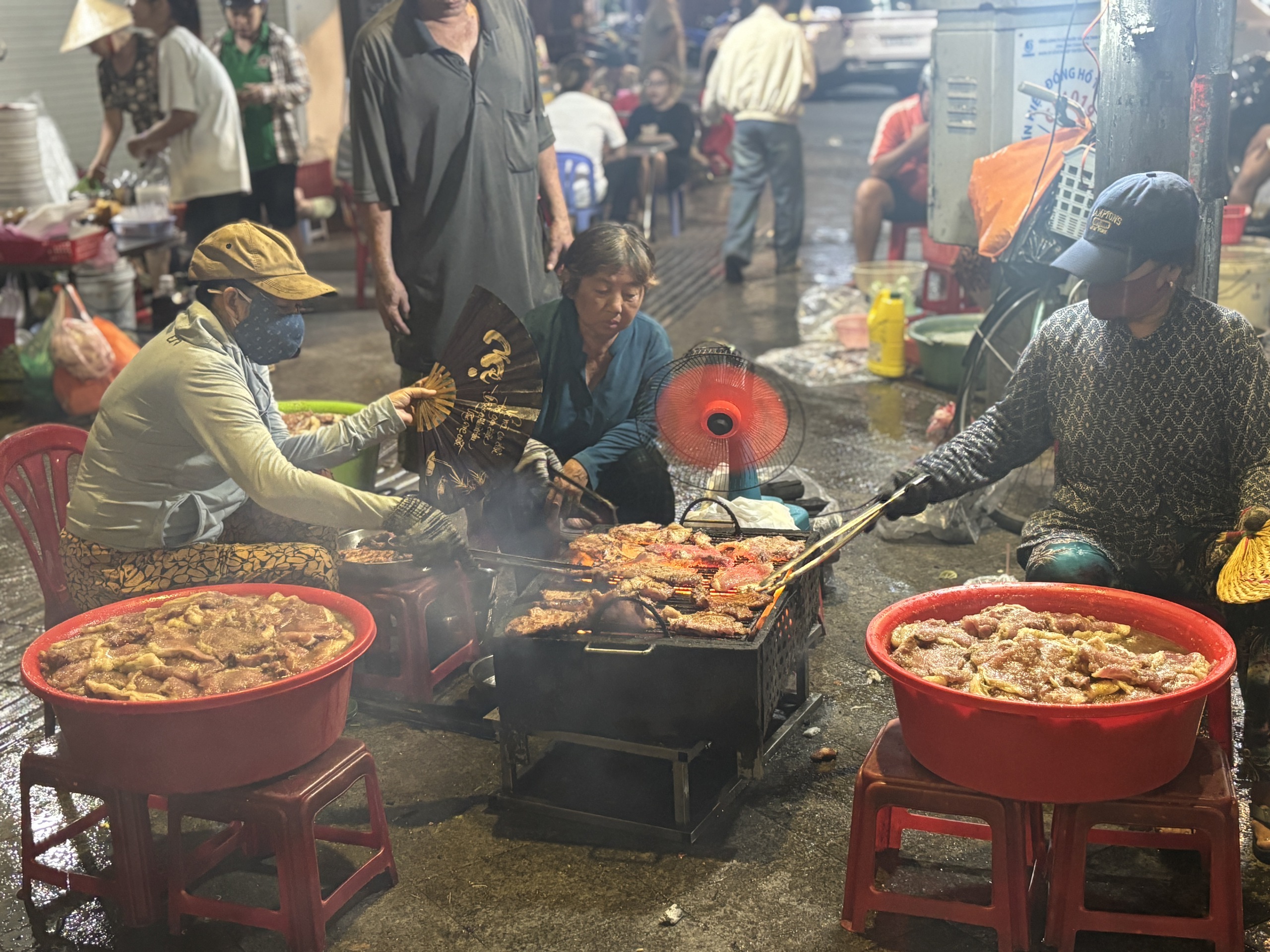 Cơm tấm ‘âm phủ’ chỉ bán giờ đi ngủ: 12…