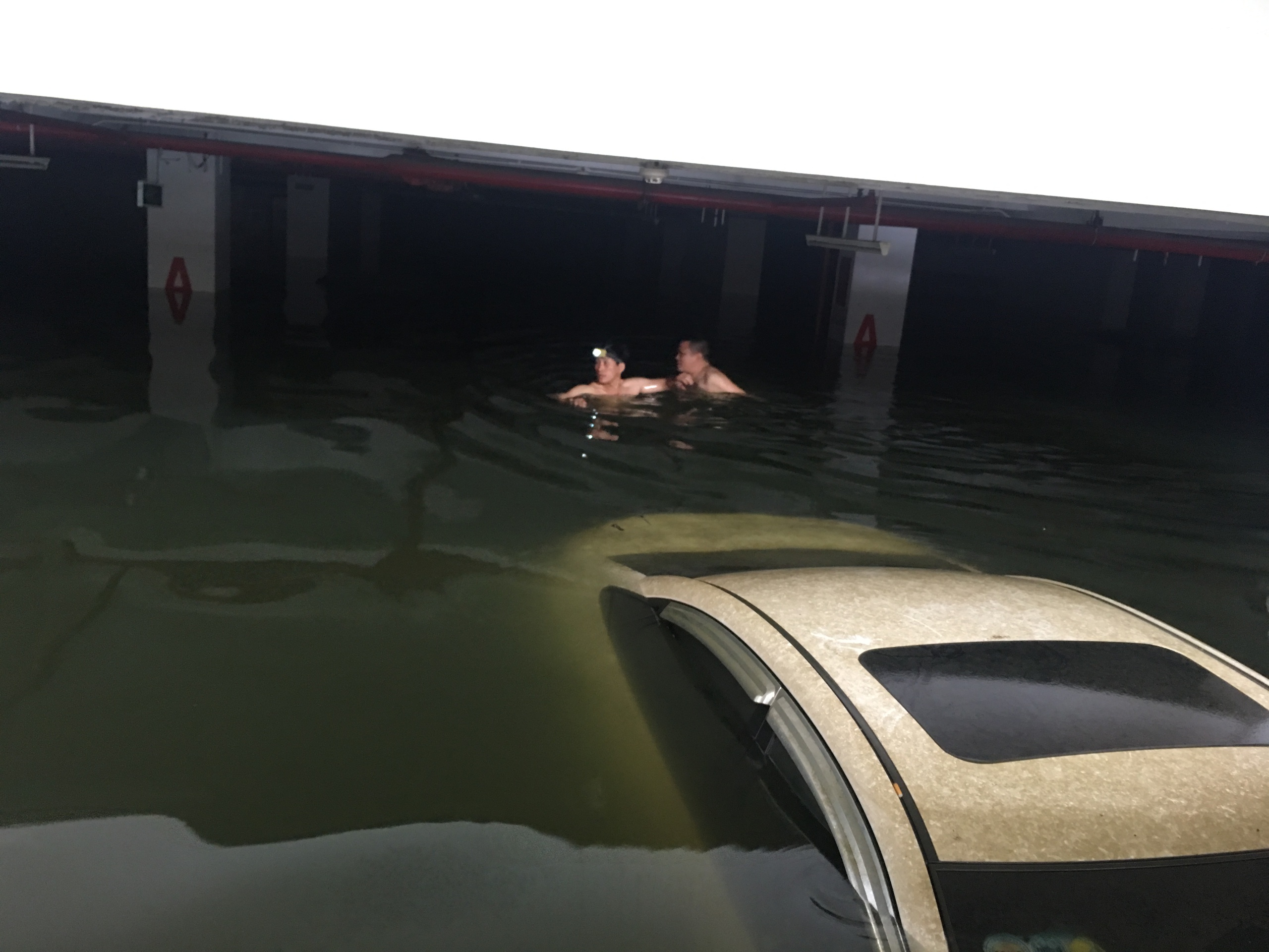 Đ&agrave; Nẵng cảnh gi&aacute;c trước b&atilde;o số 12 , chuẩn bị đối ph&oacute; với mưa lũ lịch sử - Ảnh 2.