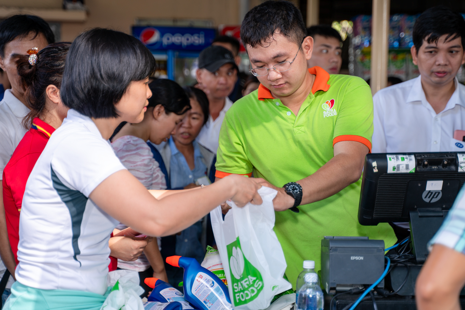 SATRA tăng tốc chuỗi bán lẻ hướng về đích tăng trưởng 2 con số- Ảnh 2. SATRA tăng tốc chuỗi bán lẻ hướng về đích tăng trưởng 2 con số- Ảnh 2.