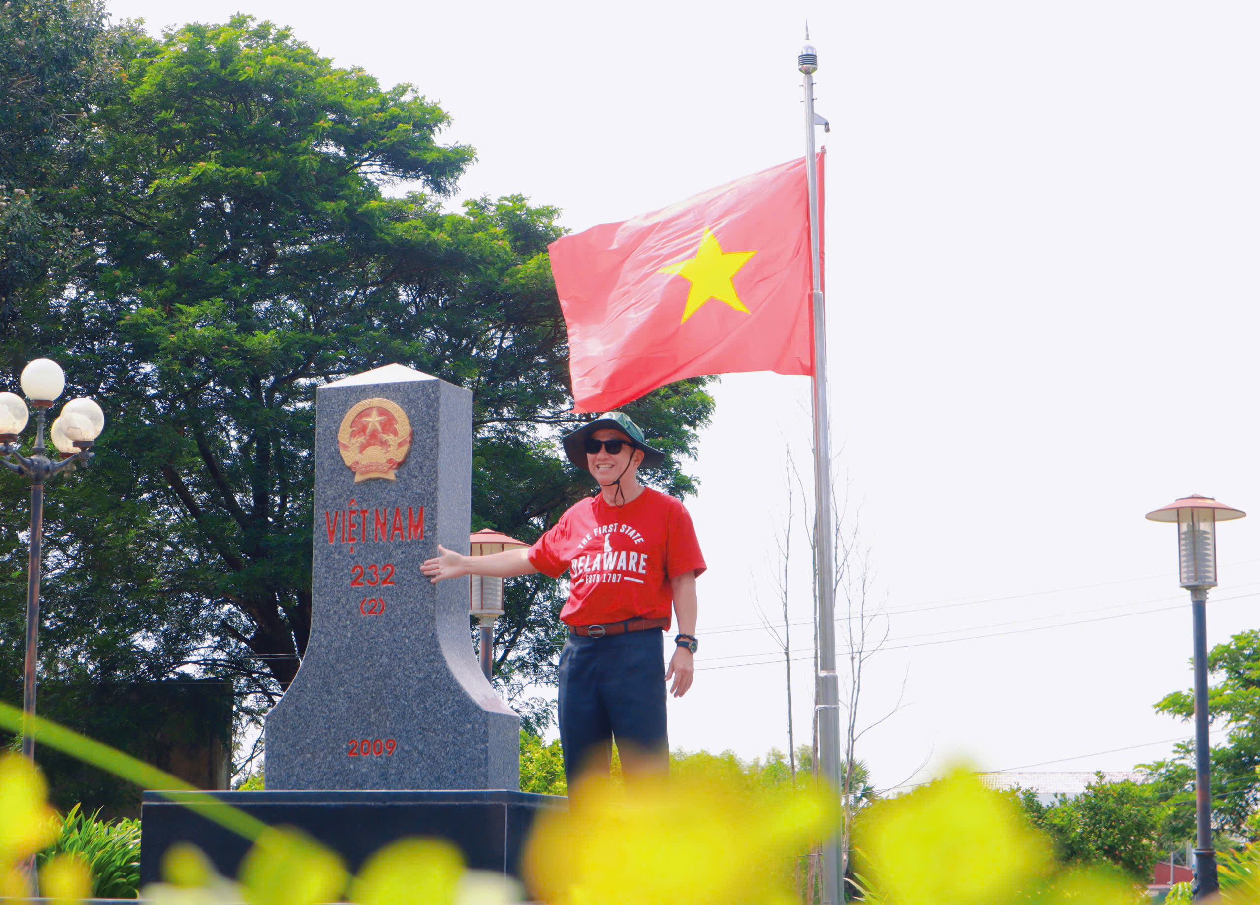 TP.HCM có 'tour cột mốc', gặp các chiến sĩ biên phòng- Ảnh 1. TP.HCM có 'tour cột mốc', gặp các chiến sĩ biên phòng- Ảnh 1.