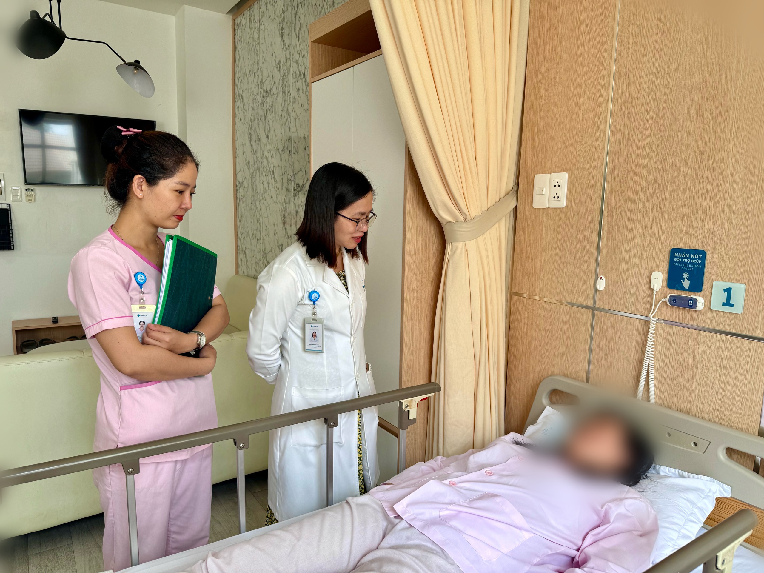 Hy Hữu: Thai Ngoài Tử Cung Ở Buồng Trứng Dù Đã Đặt Vòng Tránh Thai Hy Hữu: Thai Ngoài Tử Cung Ở Buồng Trứng Dù Đã Đặt Vòng Tránh Thai - Ảnh 1.